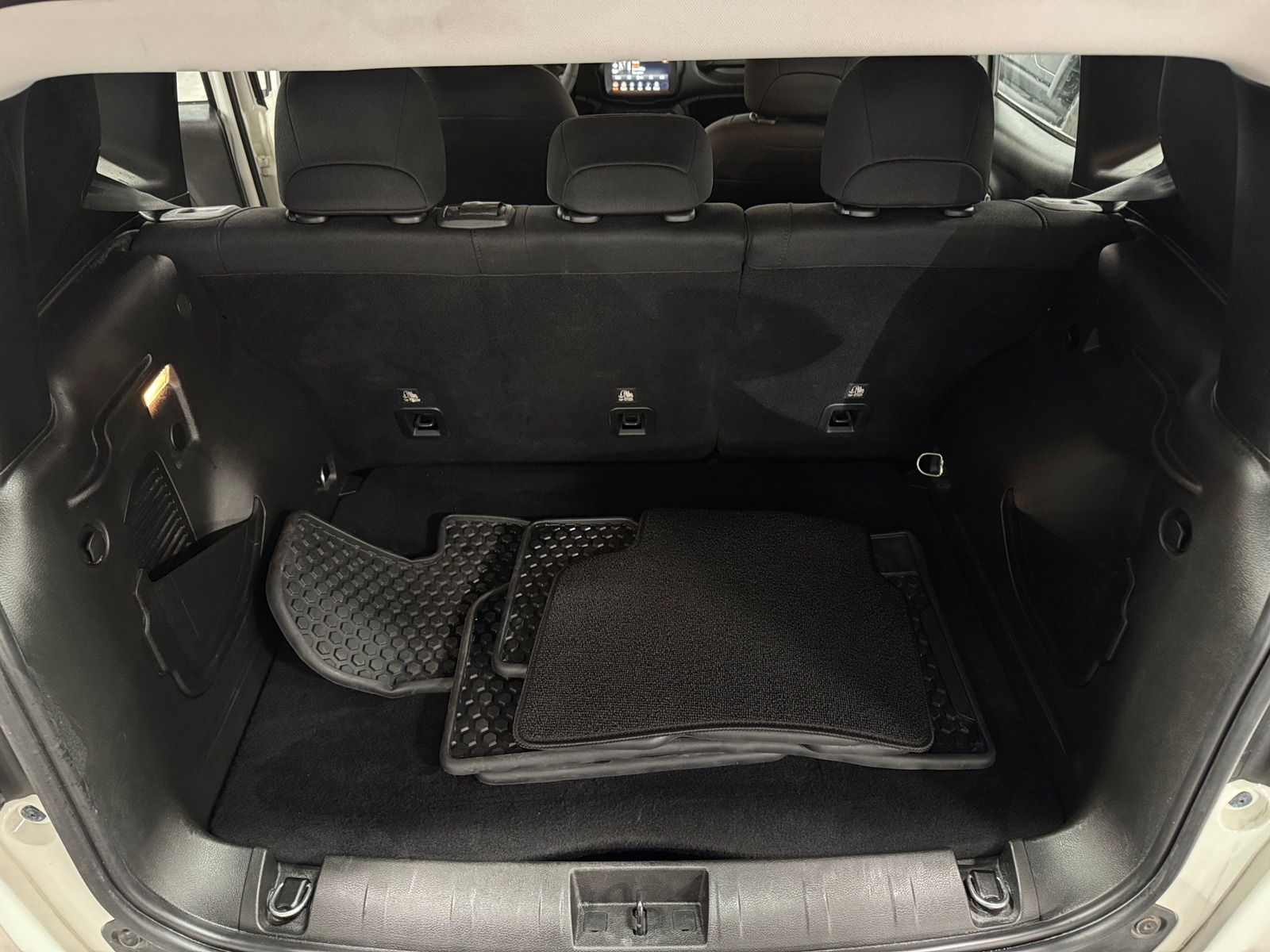 Thumbnail: 2022 Jeep Renegade - 7