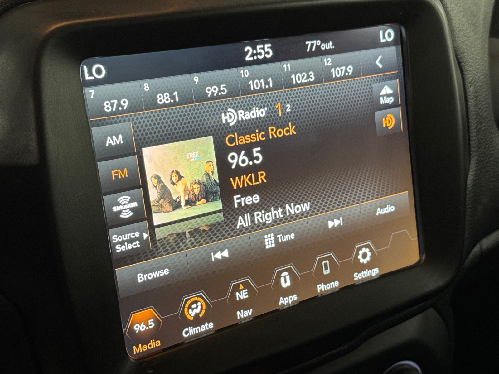 Thumbnail: 2022 Jeep Renegade - 4