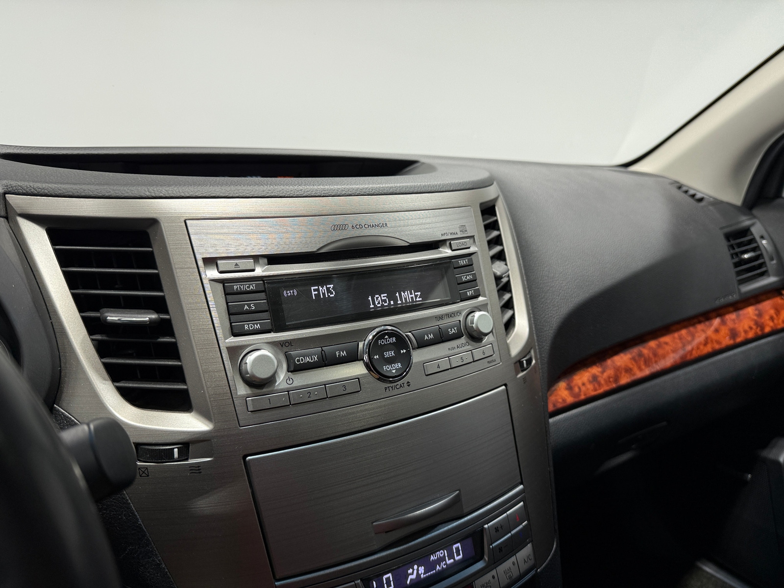 Thumbnail: 2011 Subaru Outback - 3