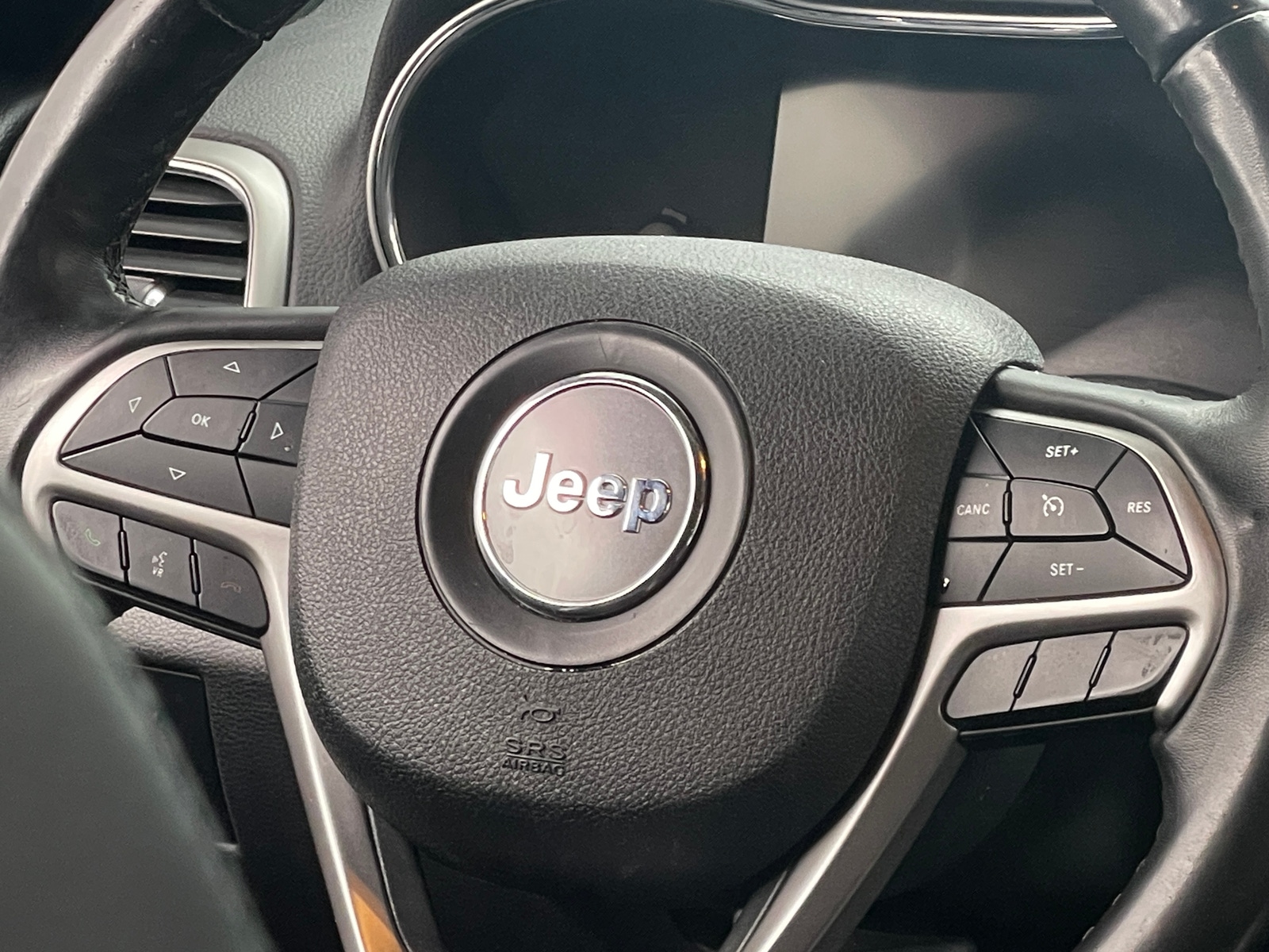 Thumbnail: 2018 Jeep Grand Cherokee - 5