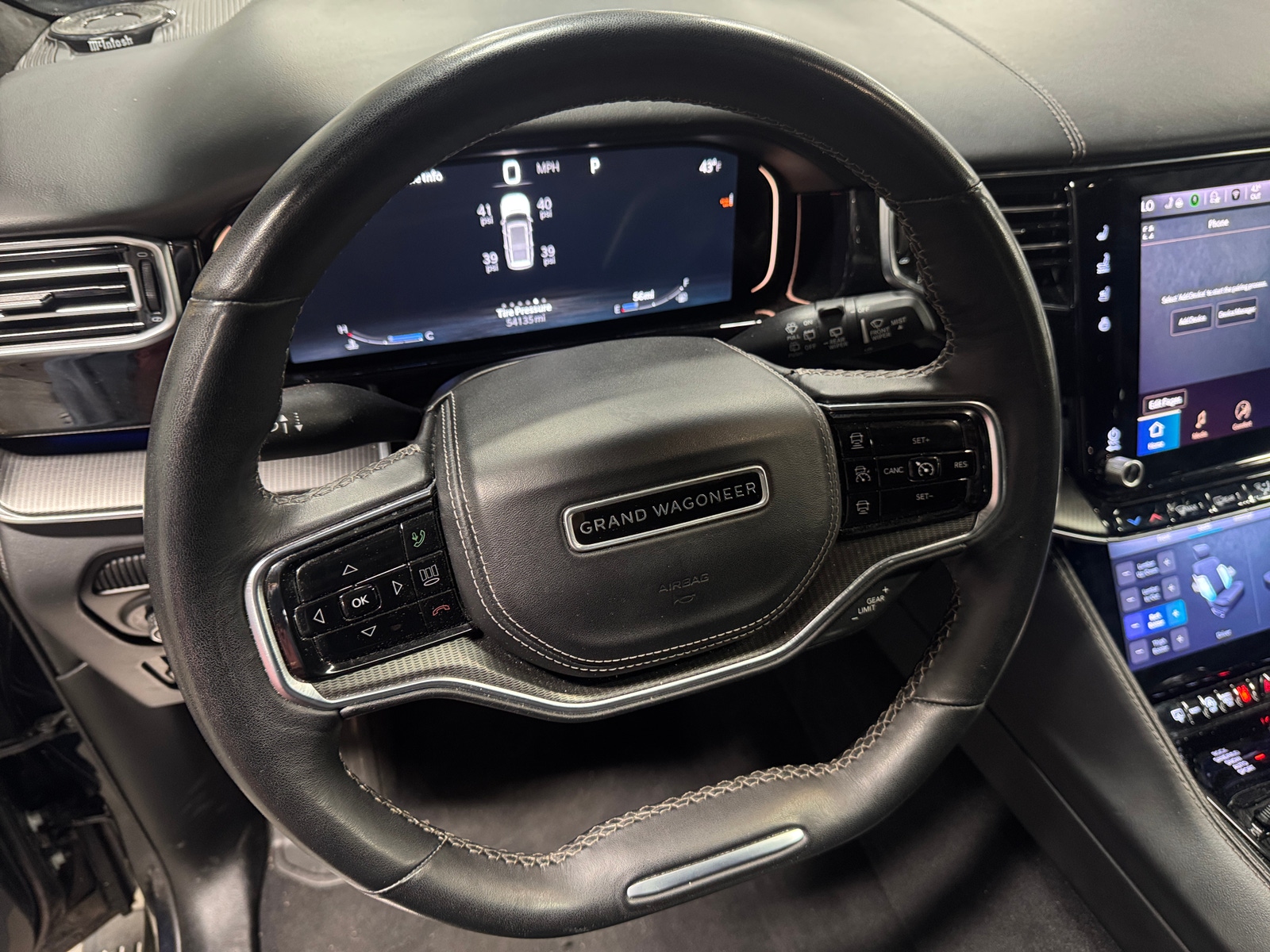 Thumbnail: 2024 Jeep Grand Wagoneer L - 4