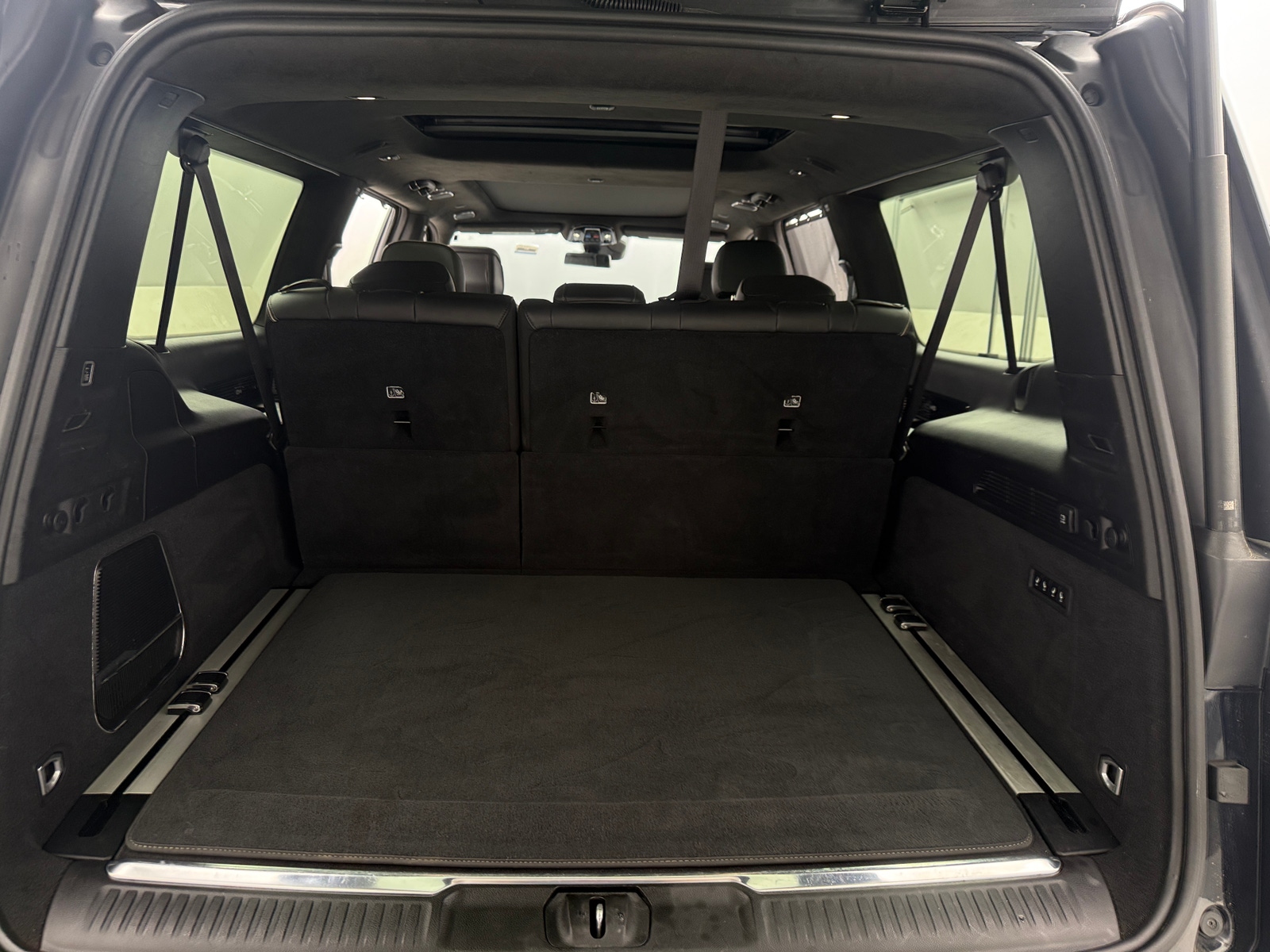 Thumbnail: 2024 Jeep Grand Wagoneer L - 6