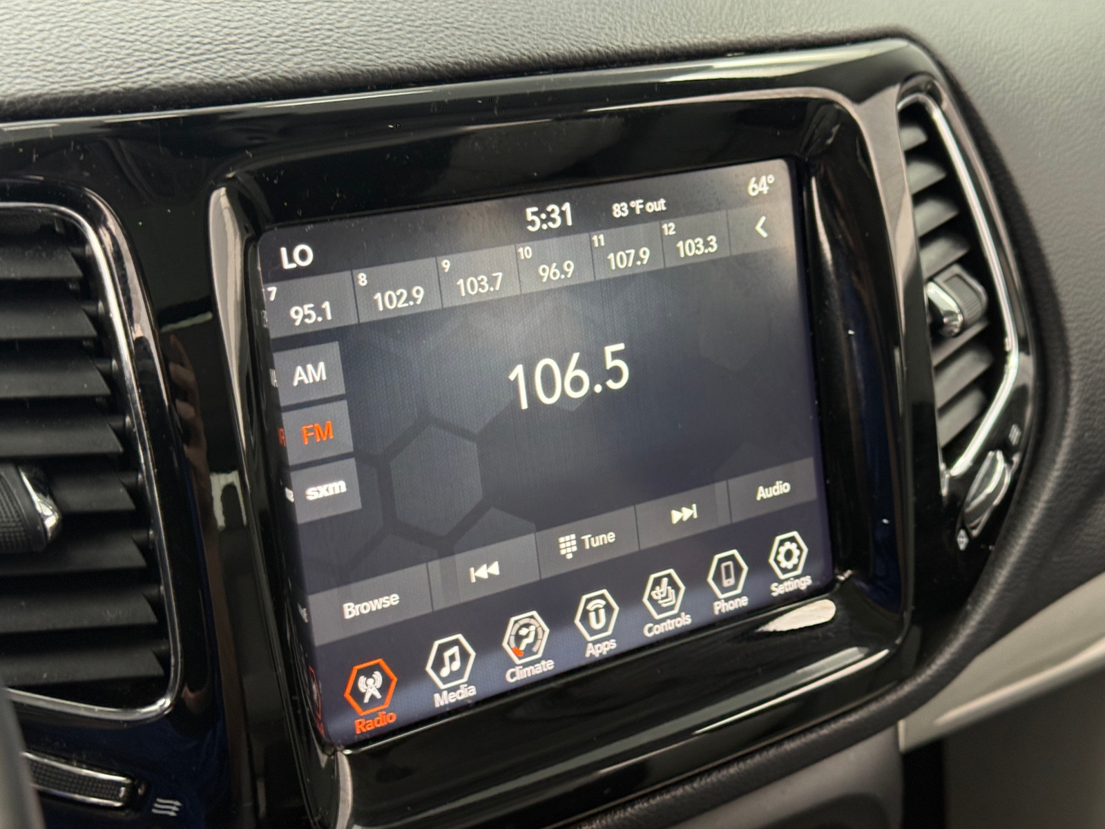 Thumbnail: 2018 Jeep Compass - 3