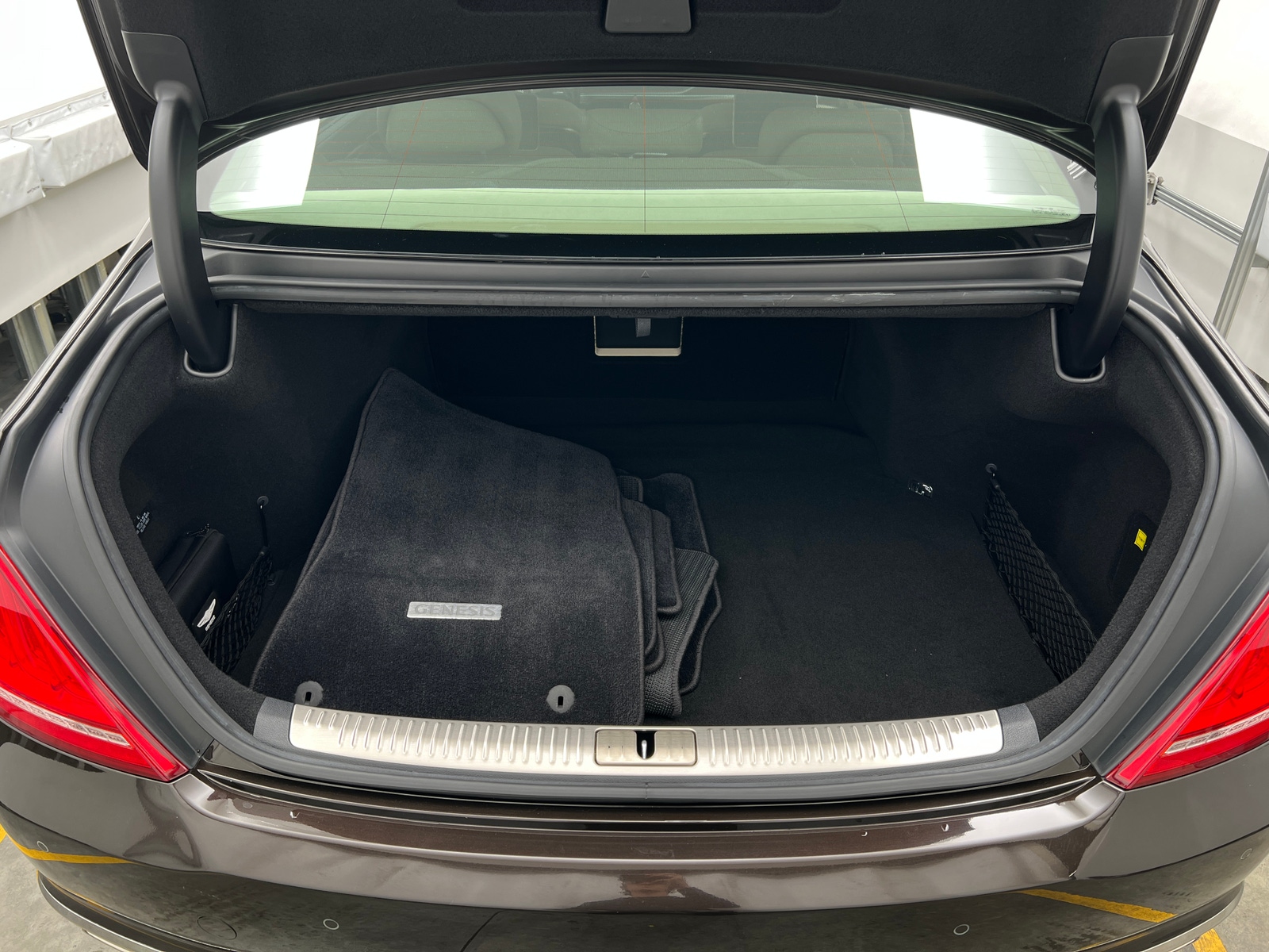 Thumbnail: 2019 Genesis G90 - 6