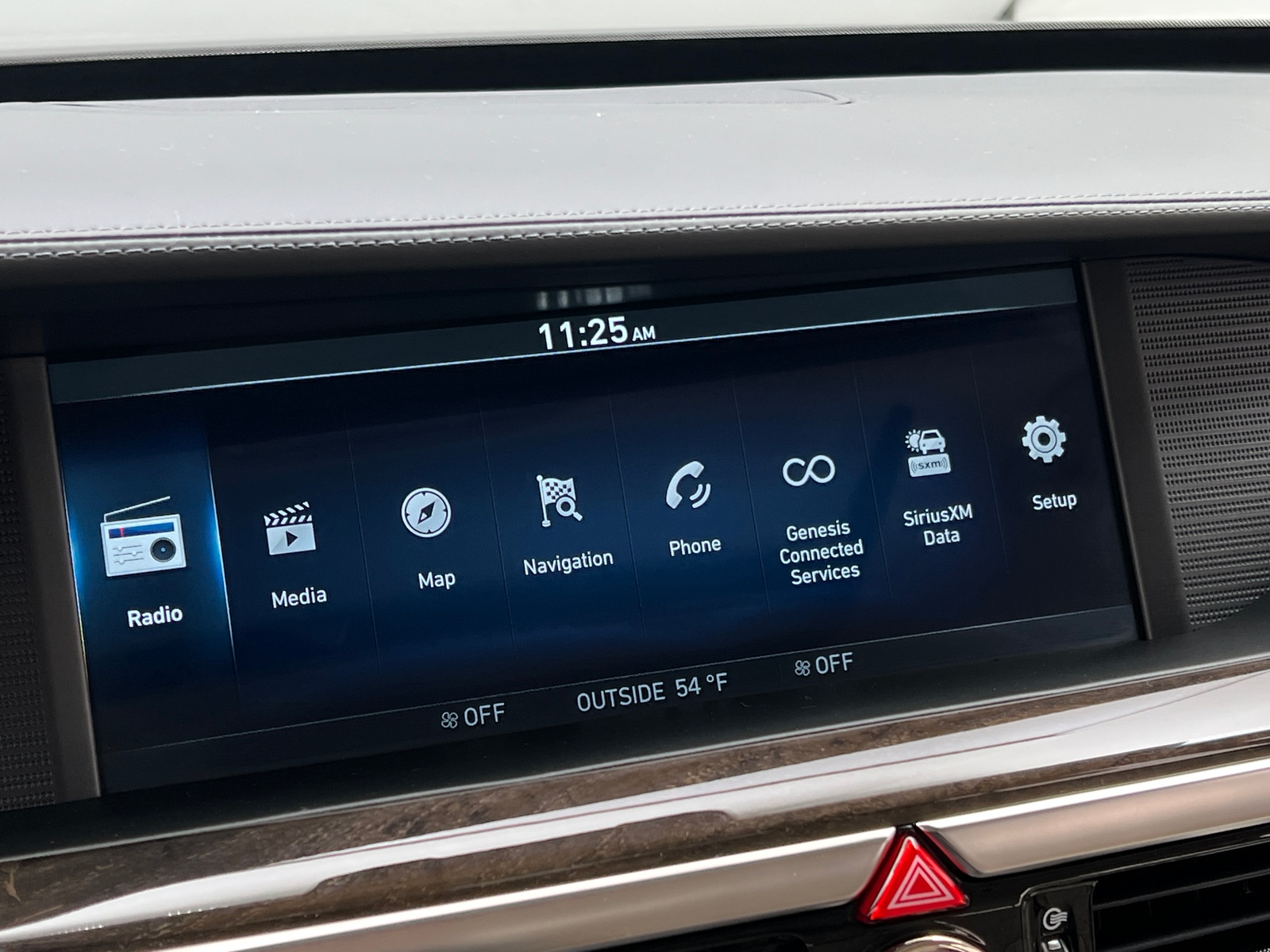 Thumbnail: 2019 Genesis G90 - 3