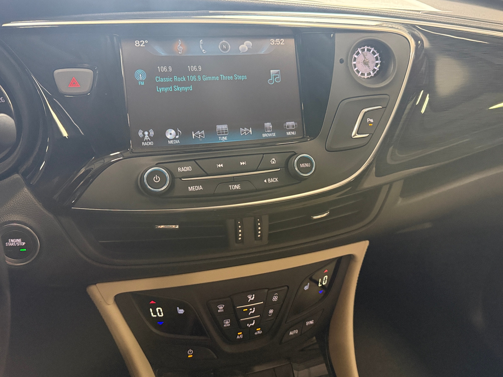 Thumbnail: 2017 Buick Envision - 3