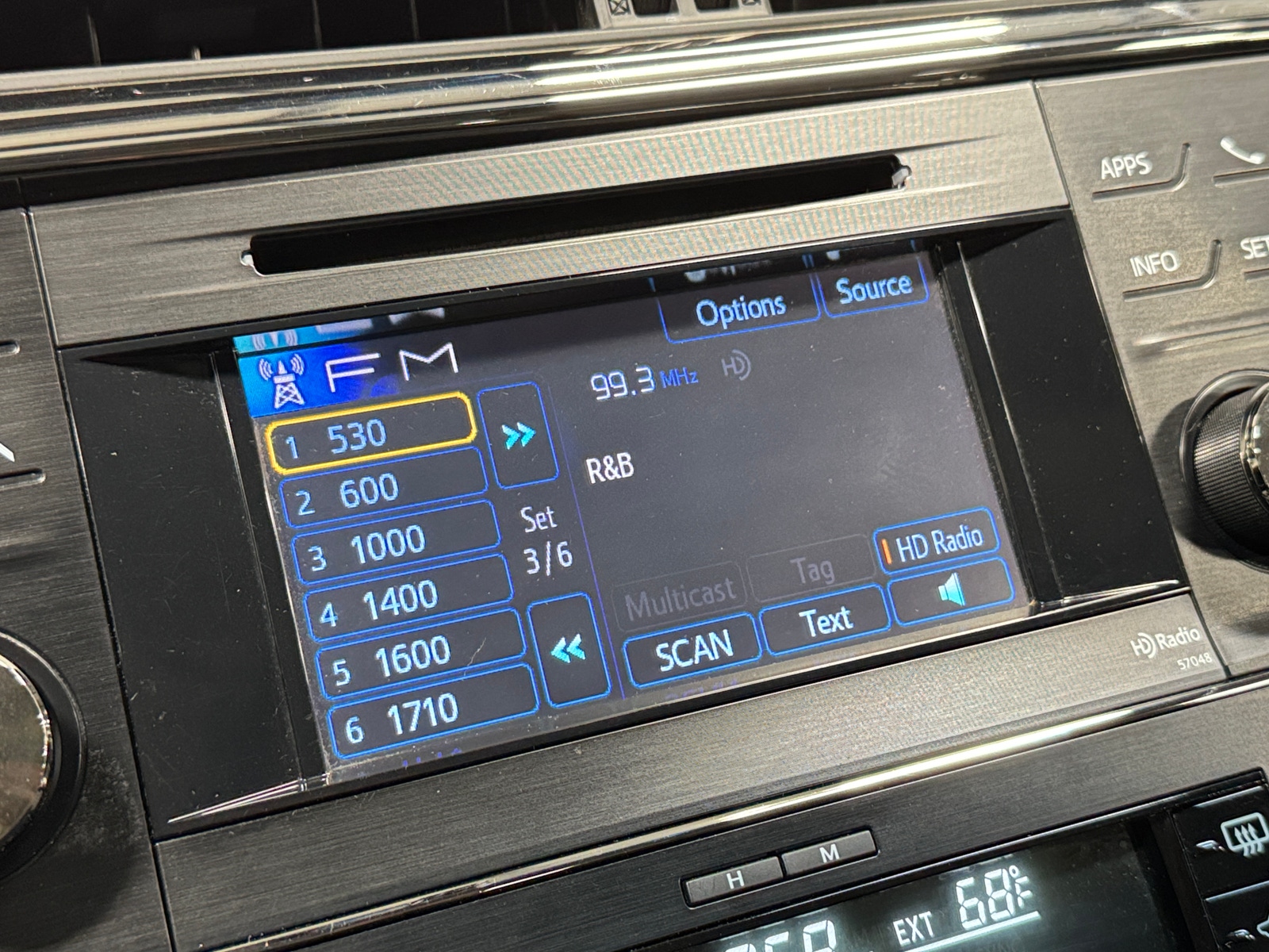 Thumbnail: 2014 Toyota Avalon - 4