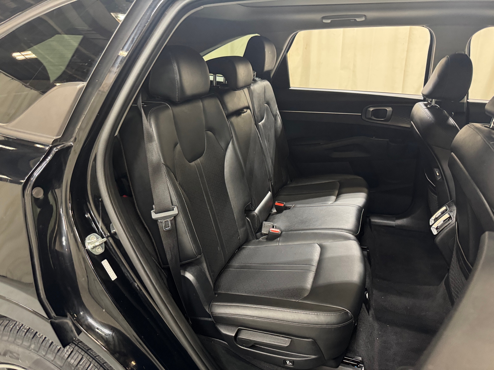 Thumbnail: 2023 Kia Sorento - 5