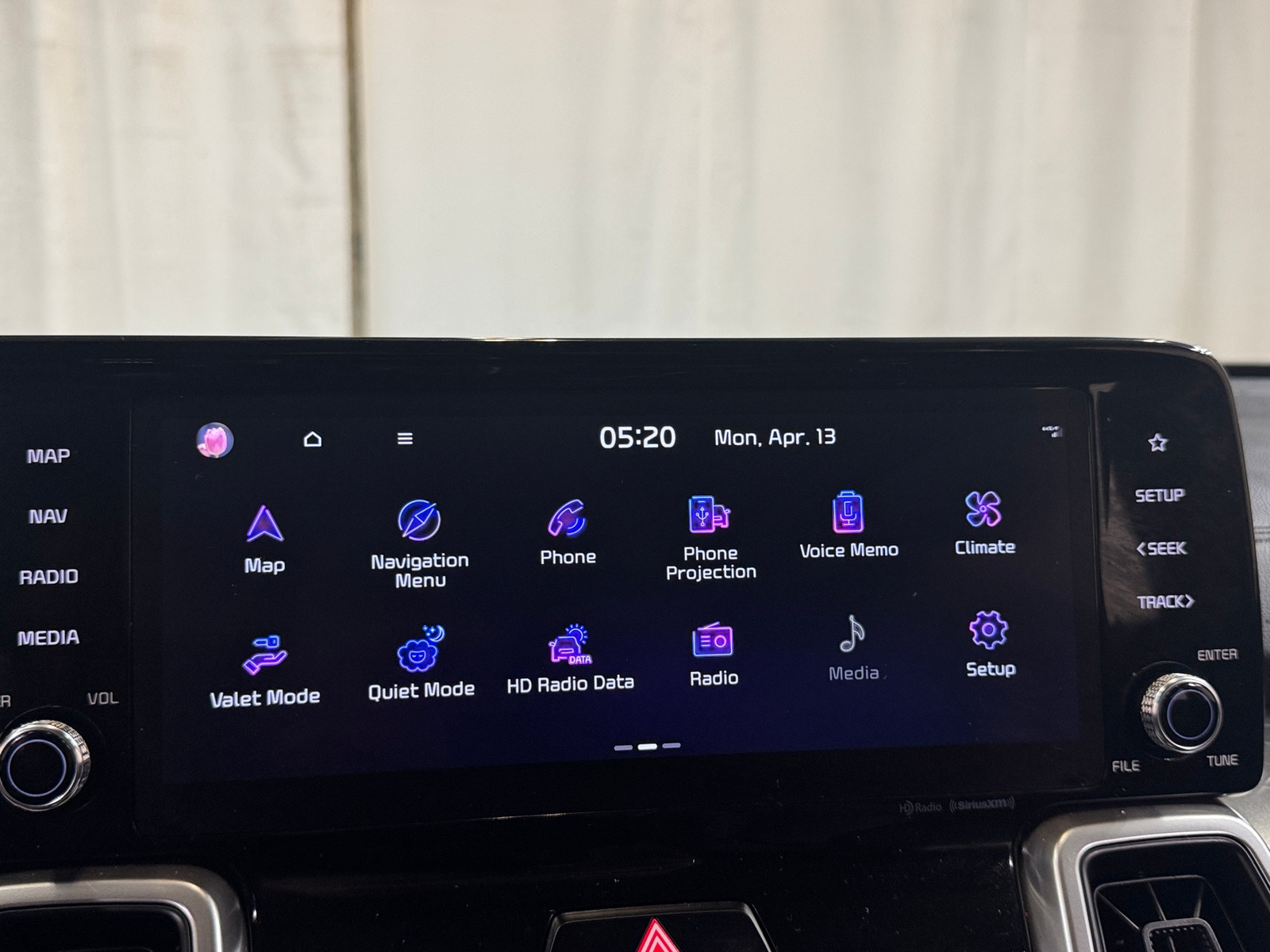 Thumbnail: 2023 Kia Sorento - 3