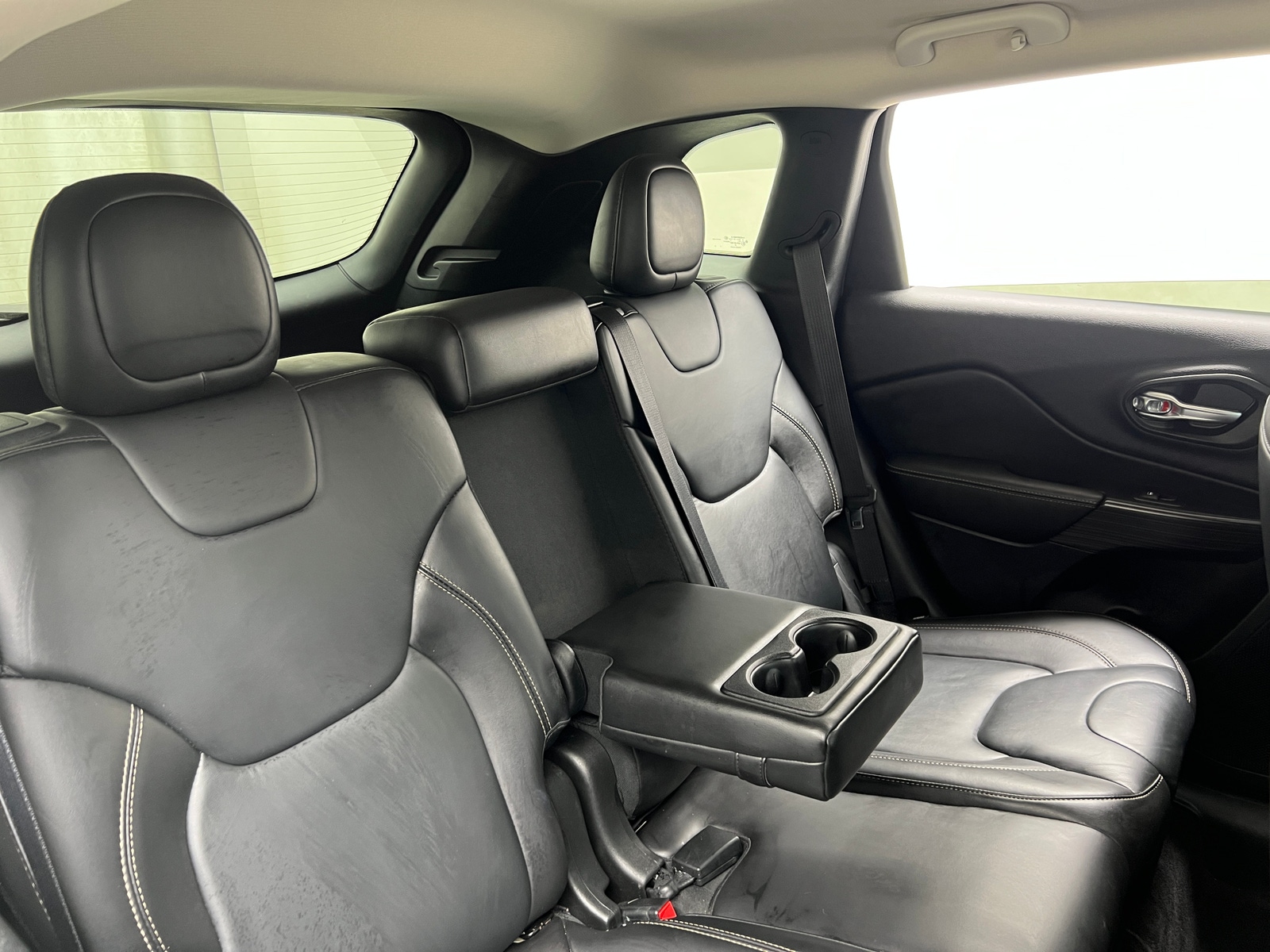 Thumbnail: 2017 Jeep Cherokee - 5