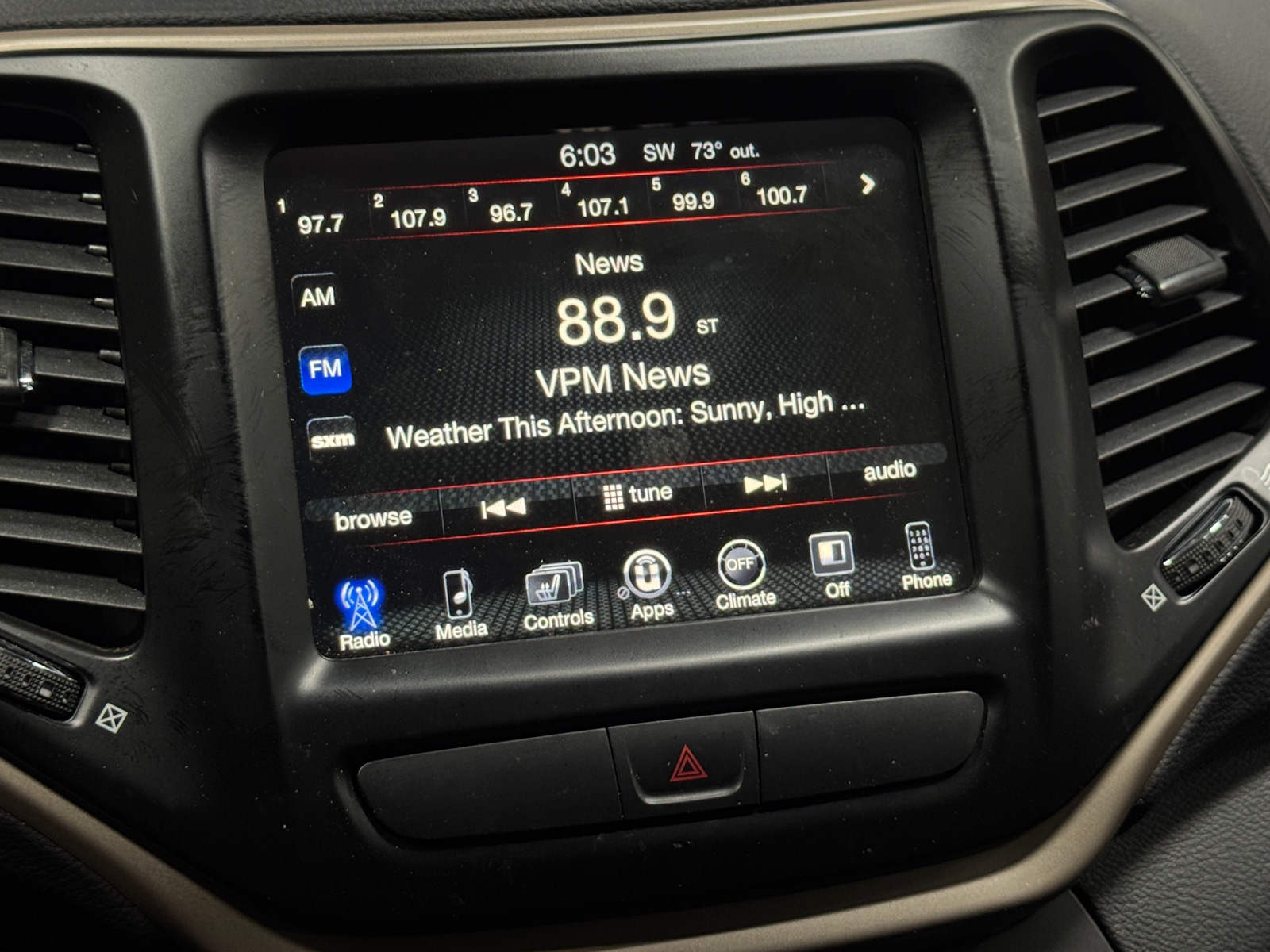 Thumbnail: 2017 Jeep Cherokee - 3