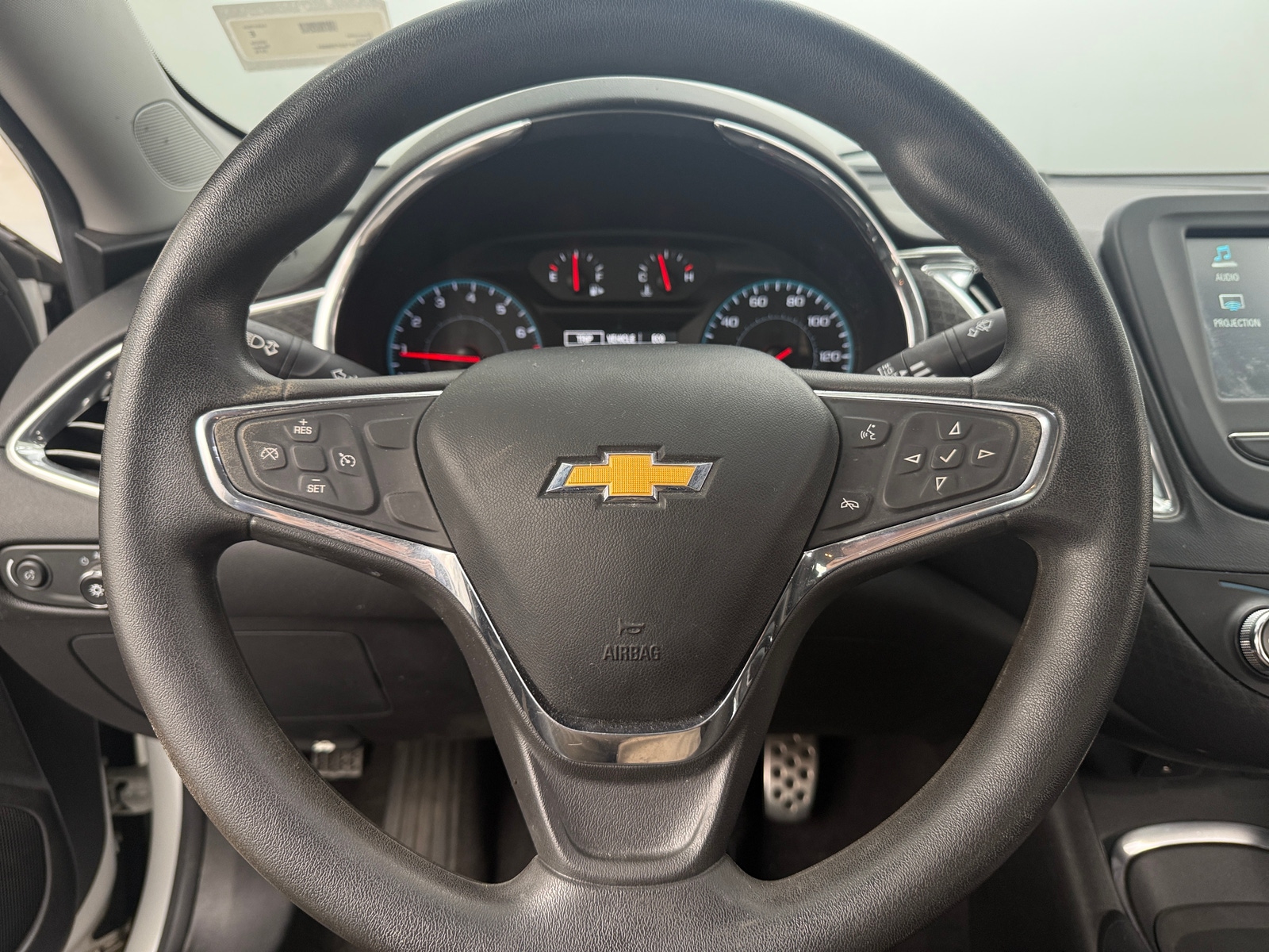 Thumbnail: 2016 Chevrolet Malibu - 5