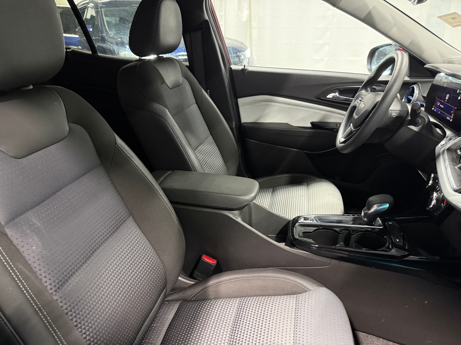 Thumbnail: 2025 Chevrolet Trax - 2