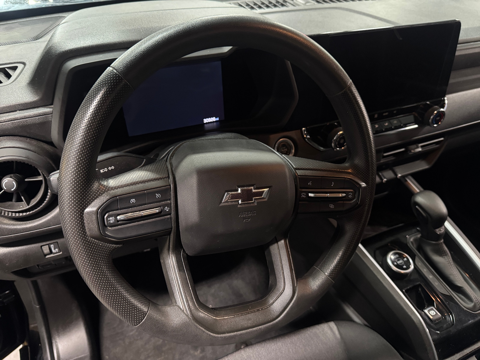 Thumbnail: 2023 Chevrolet Colorado - 5