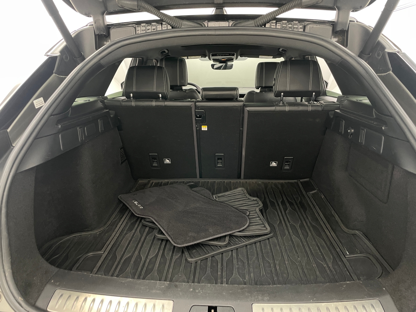 Thumbnail: 2018 Land Rover Range Rover Velar - 6