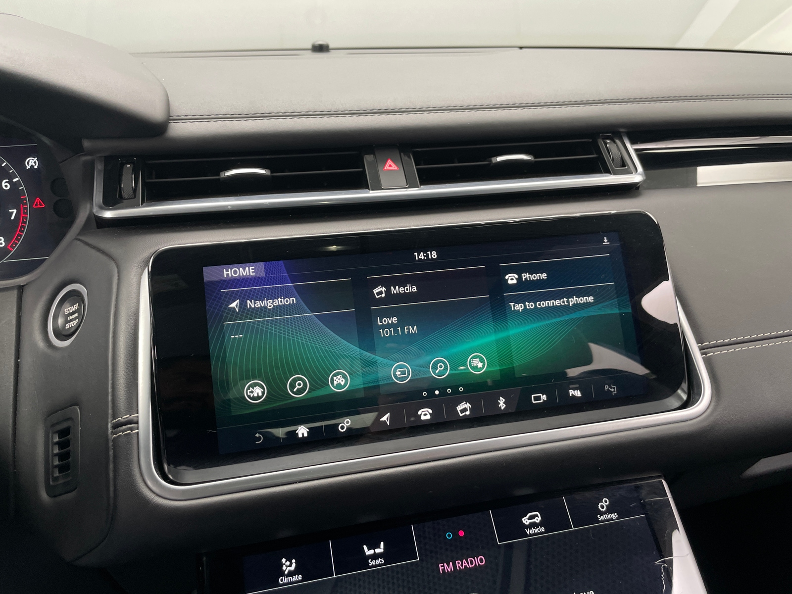 Thumbnail: 2018 Land Rover Range Rover Velar - 3