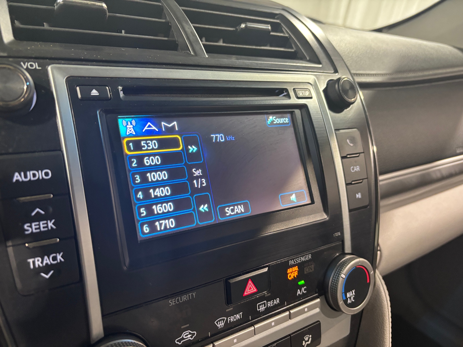 Thumbnail: 2013 Toyota Camry - 4