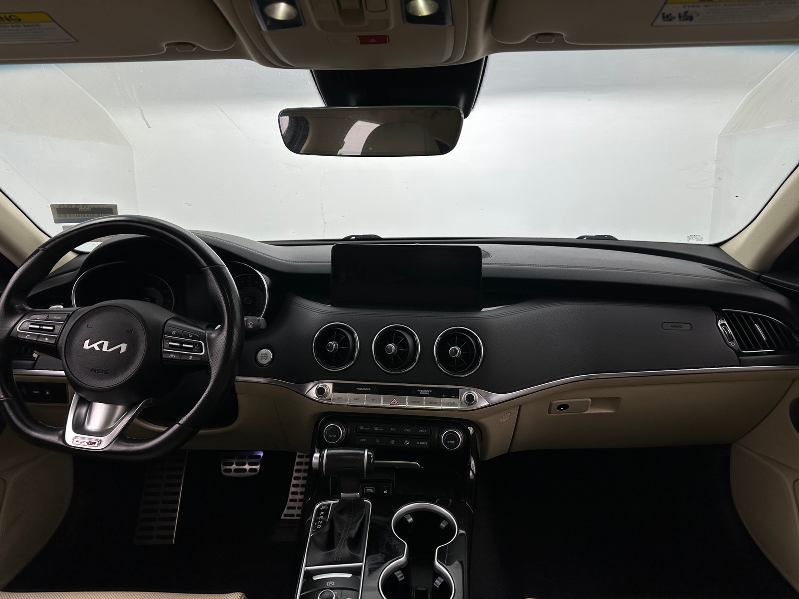 Thumbnail: 2022 Kia Stinger - 2