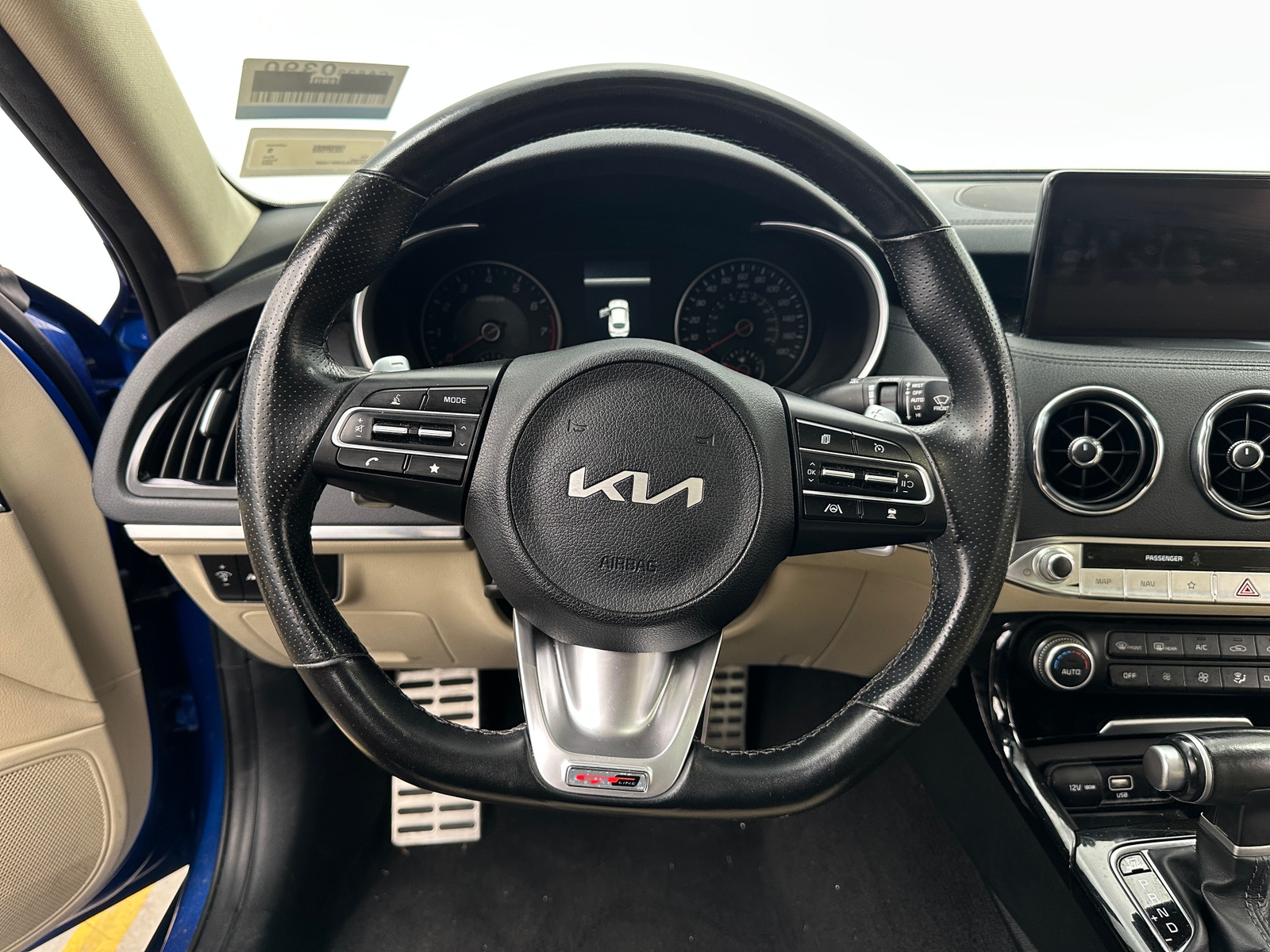 Thumbnail: 2022 Kia Stinger - 4