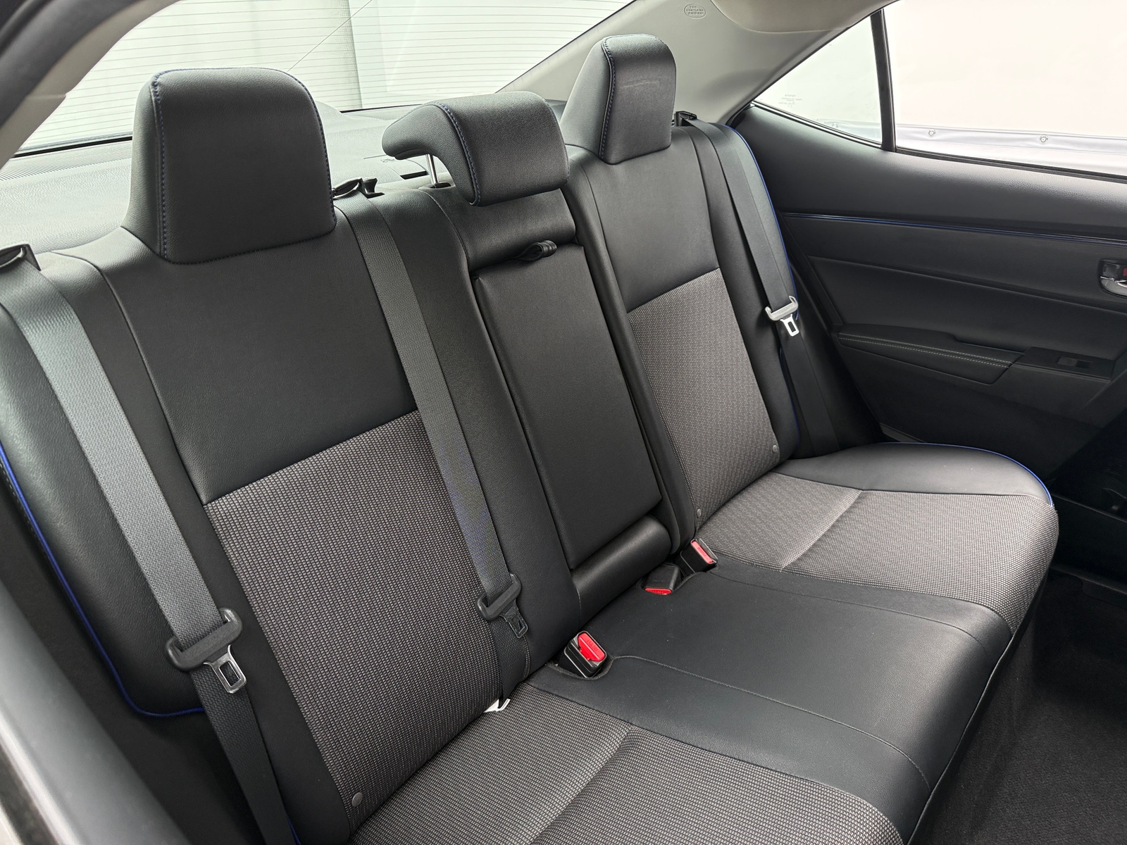 Thumbnail: 2017 Toyota Corolla - 5