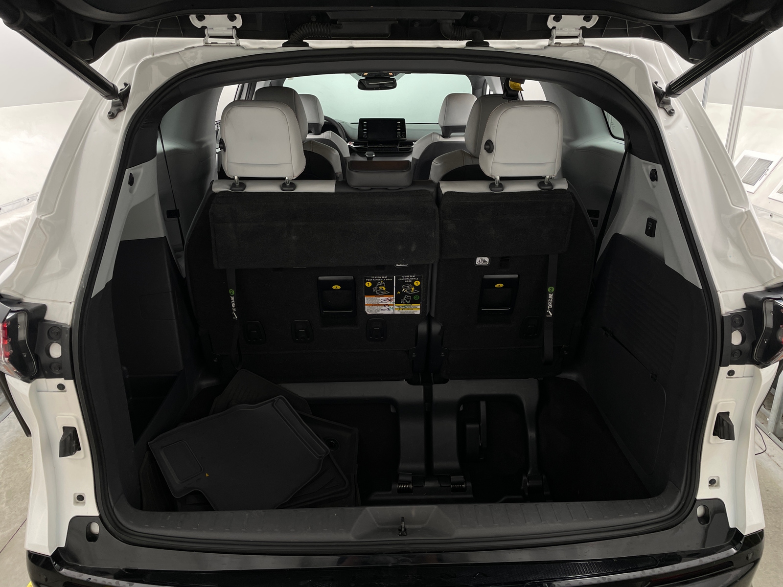 Thumbnail: 2021 Toyota Sienna - 6