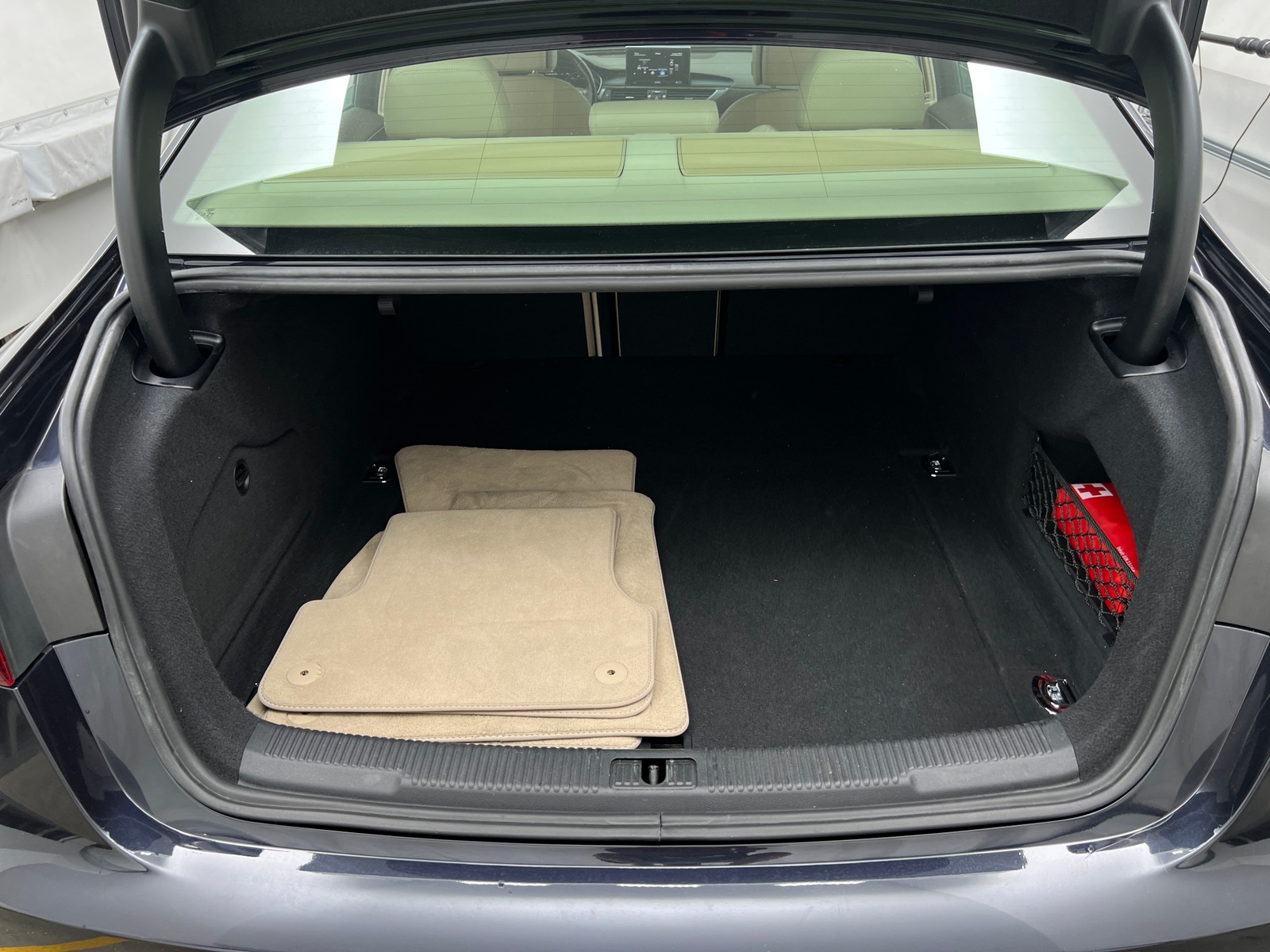 Thumbnail: 2018 Audi A6 - 6