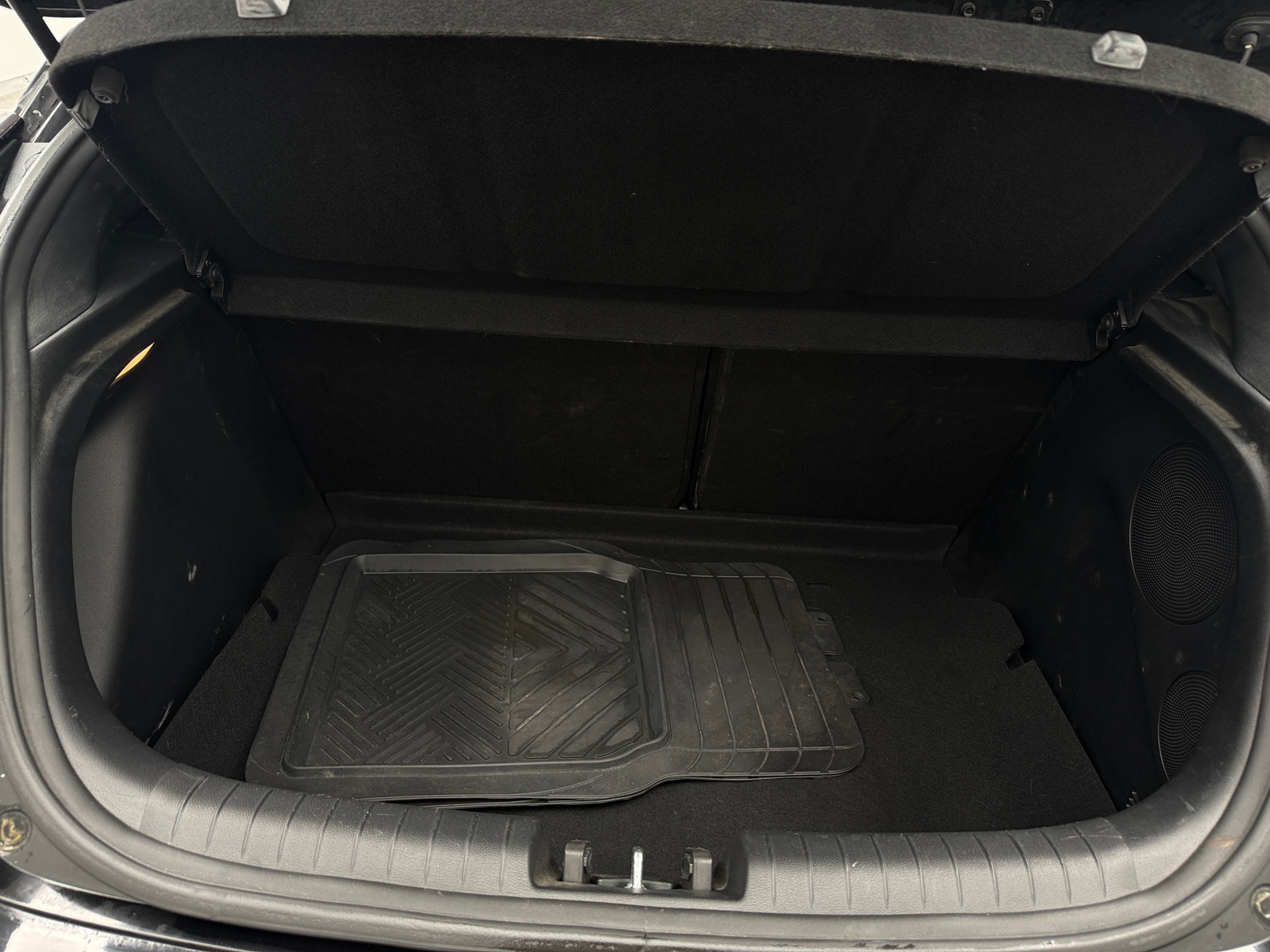 Thumbnail: 2020 Hyundai Veloster - 7