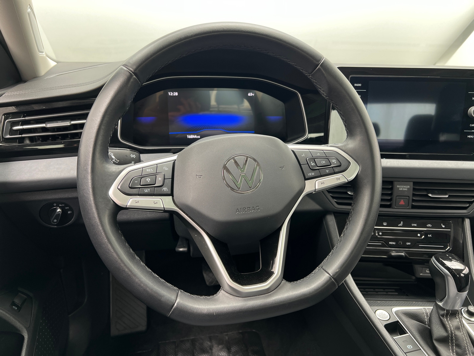Thumbnail: 2025 Volkswagen Jetta - 4