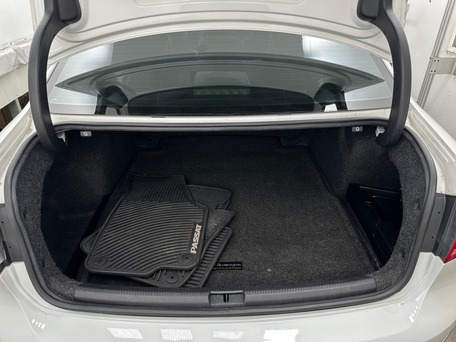 Thumbnail: 2014 Volkswagen Passat - 6