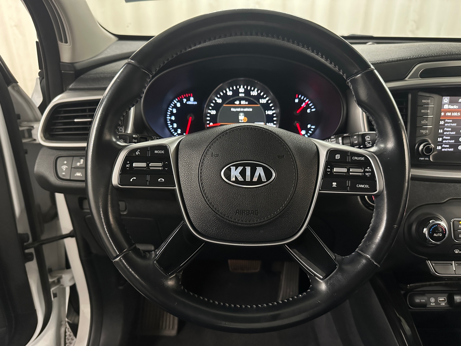 Thumbnail: 2020 Kia Sorento - 4