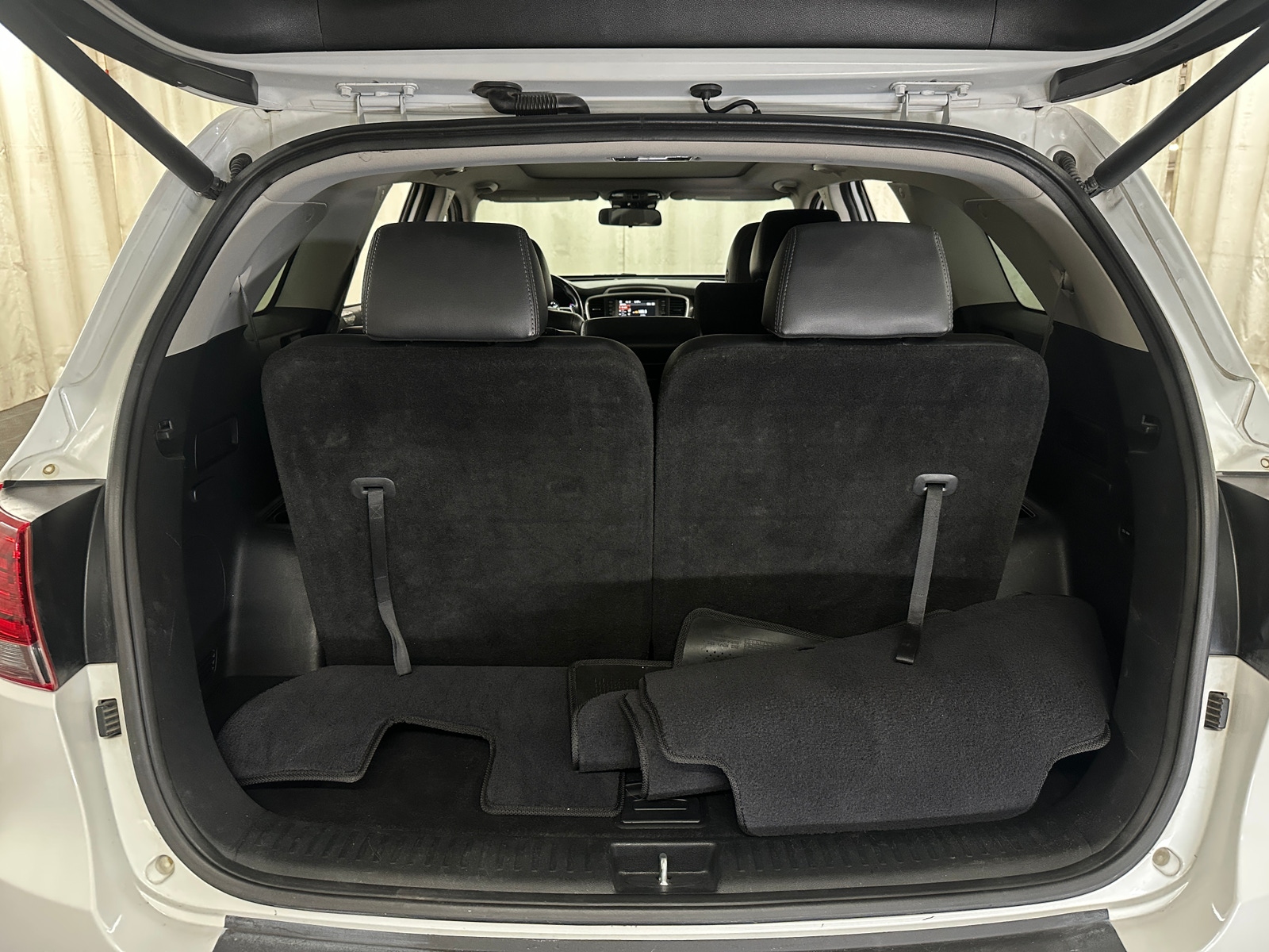 Thumbnail: 2020 Kia Sorento - 6