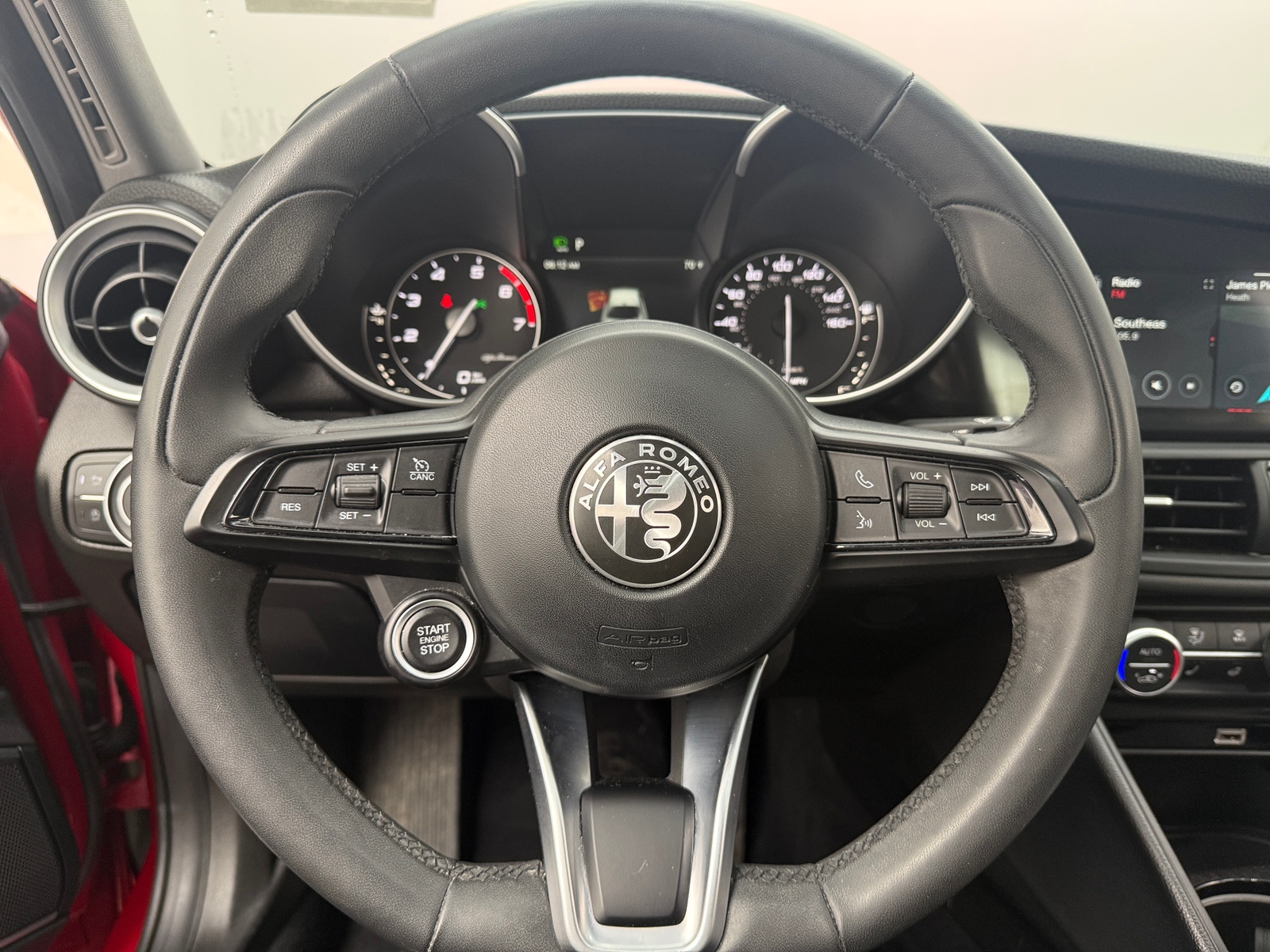 Thumbnail: 2021 Alfa Romeo Giulia - 4