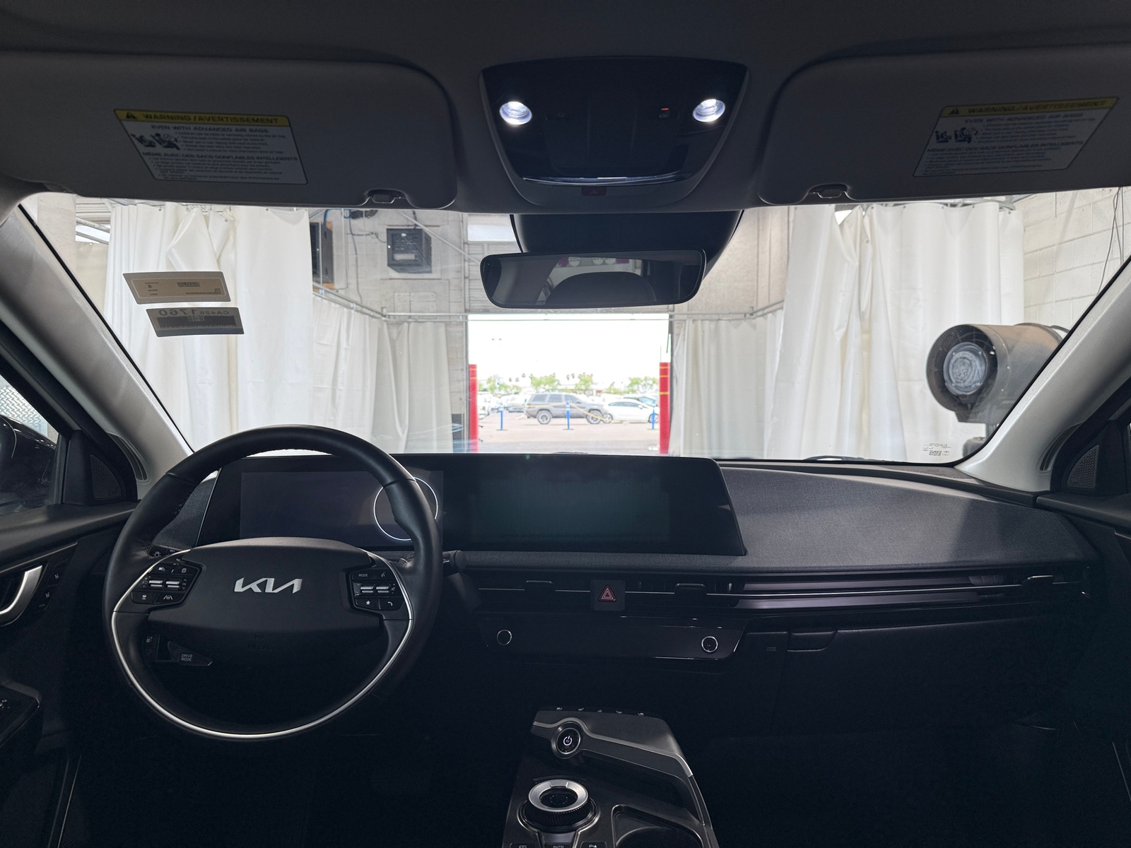 Thumbnail: 2022 Kia EV6 - 2