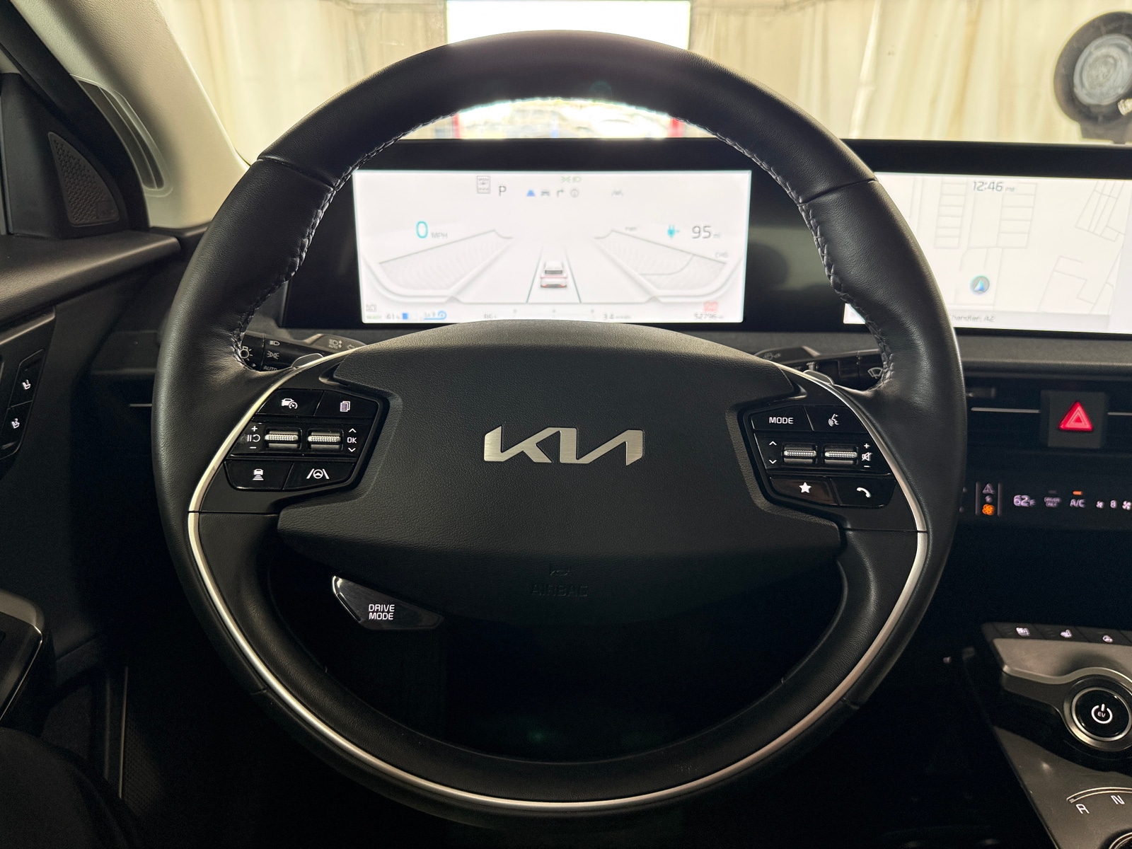 Thumbnail: 2022 Kia EV6 - 4