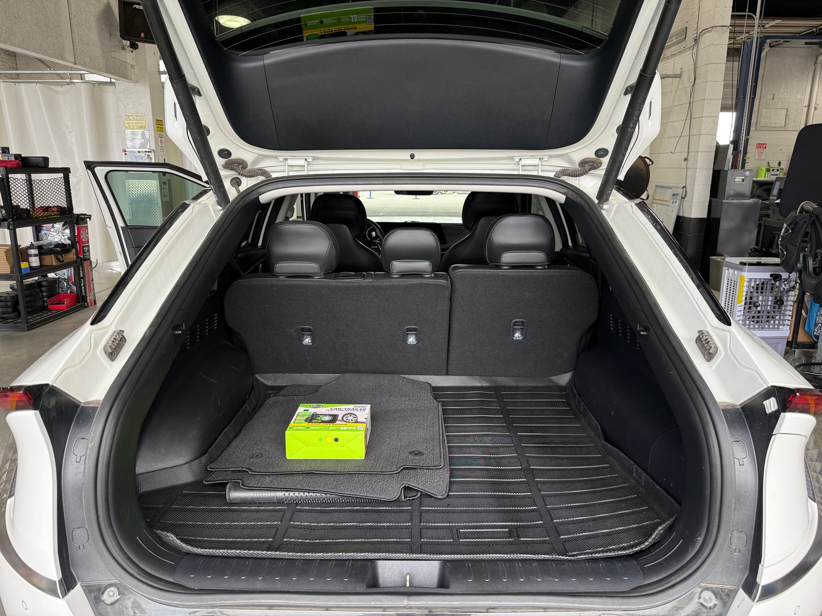 Thumbnail: 2022 Kia EV6 - 6