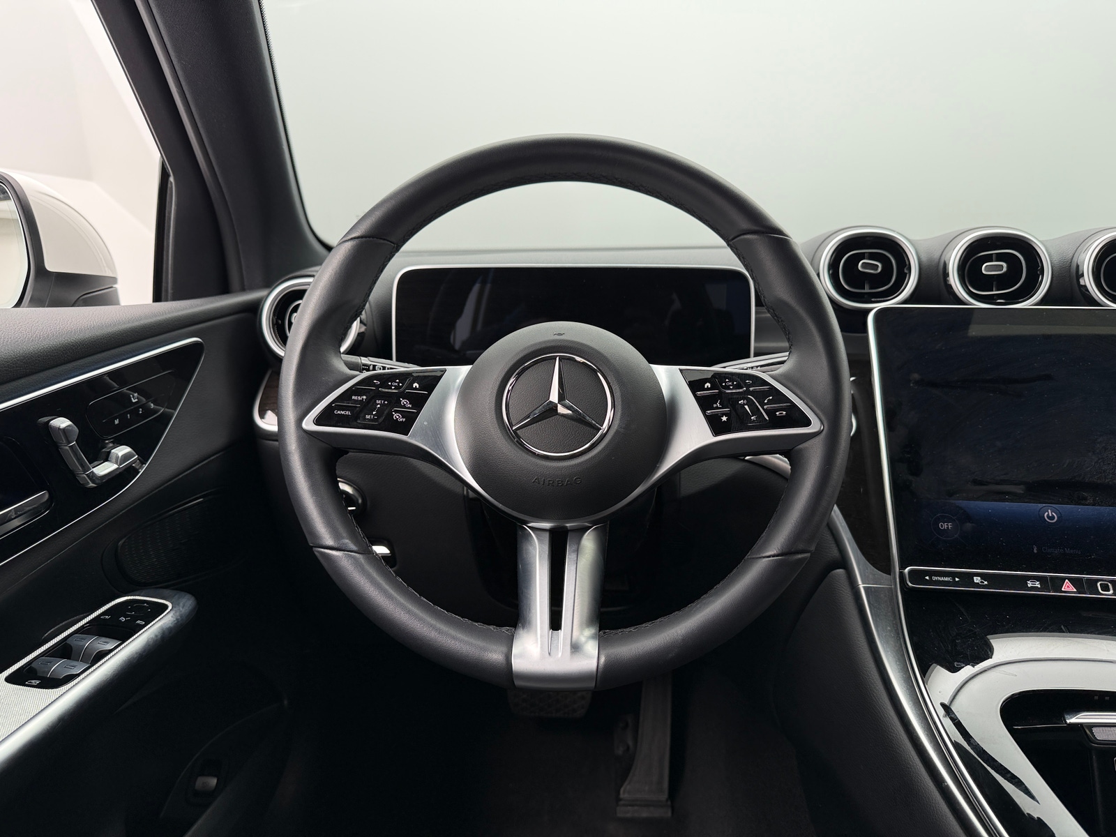 Thumbnail: 2025 Mercedes-Benz GLC - 4