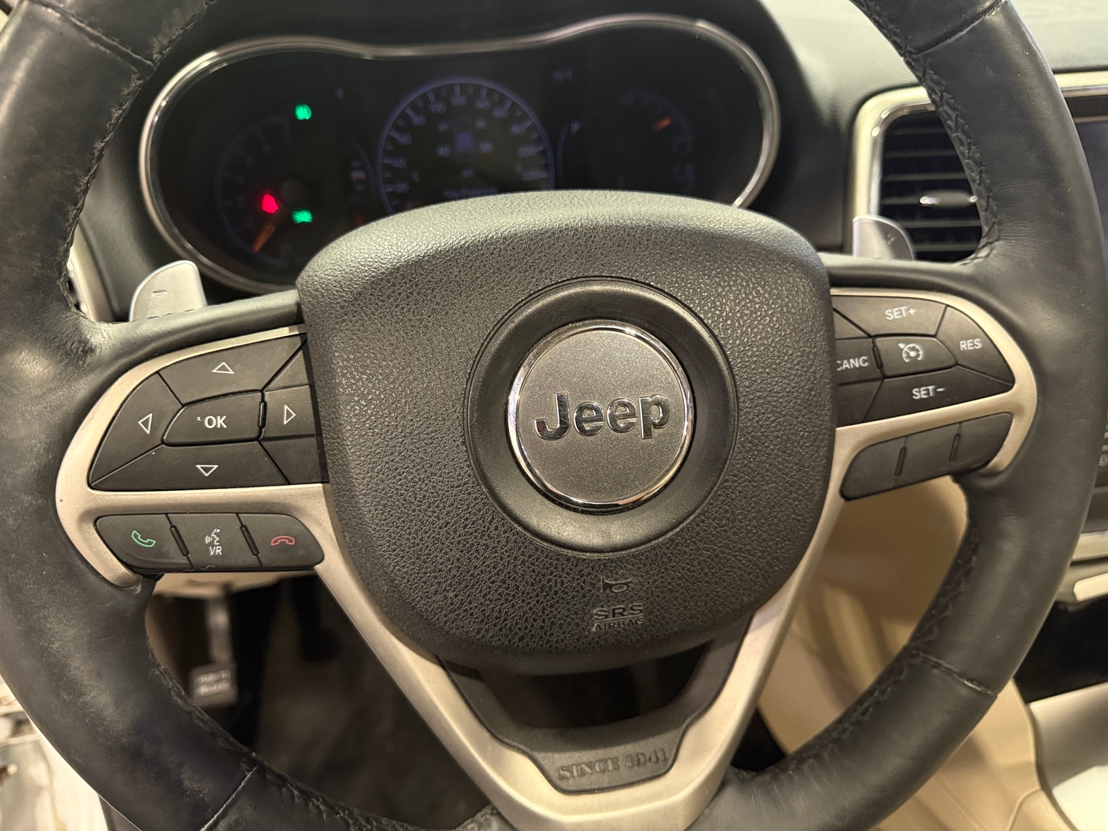 Thumbnail: 2015 Jeep Grand Cherokee - 4
