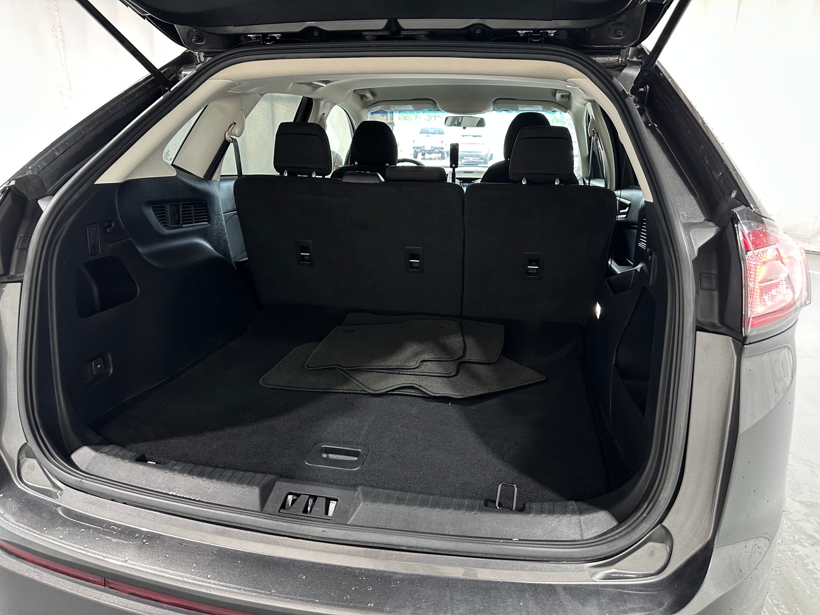 Thumbnail: 2018 Ford Edge - 7