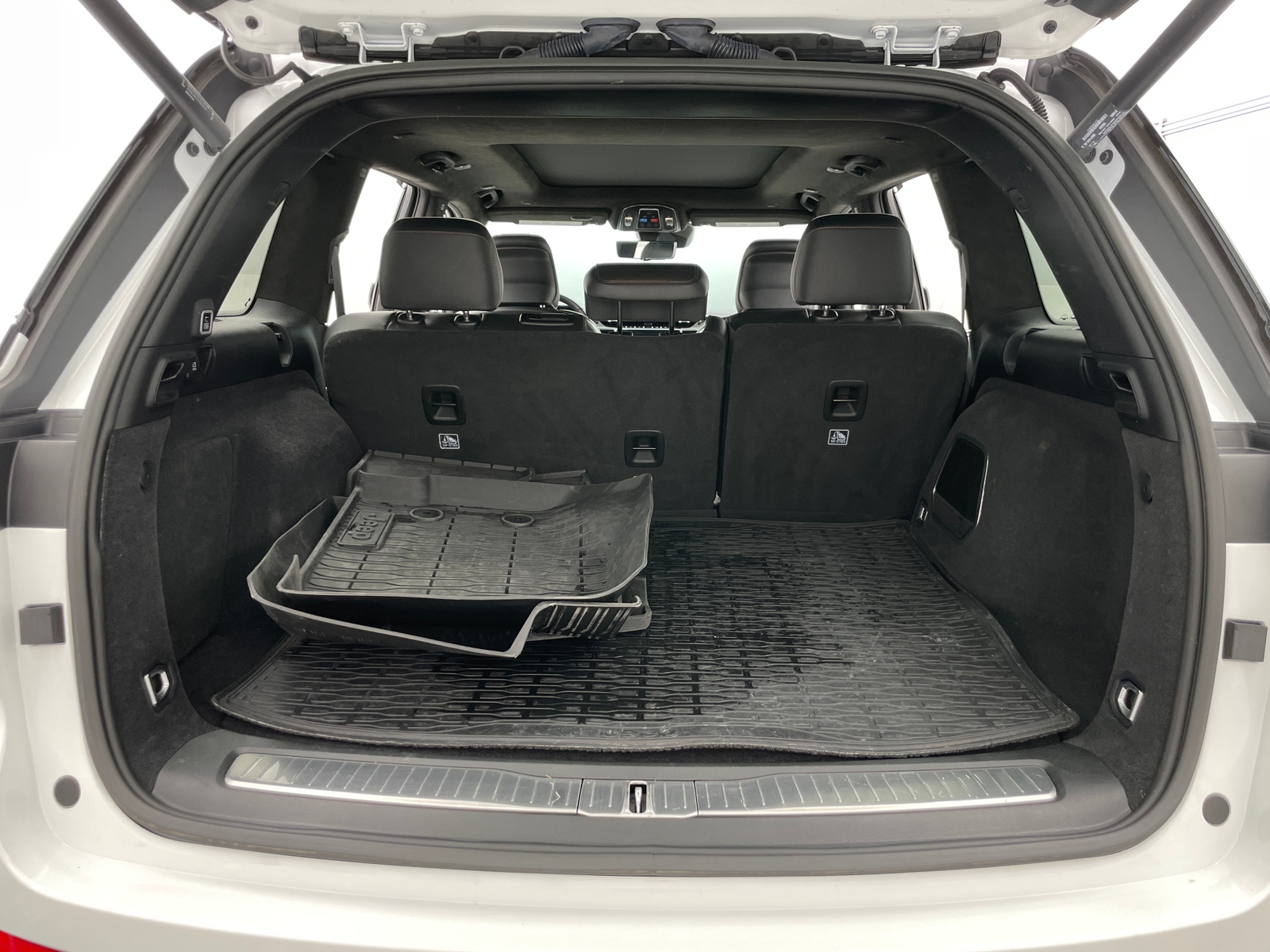 Thumbnail: 2025 Jeep Grand Cherokee - 6