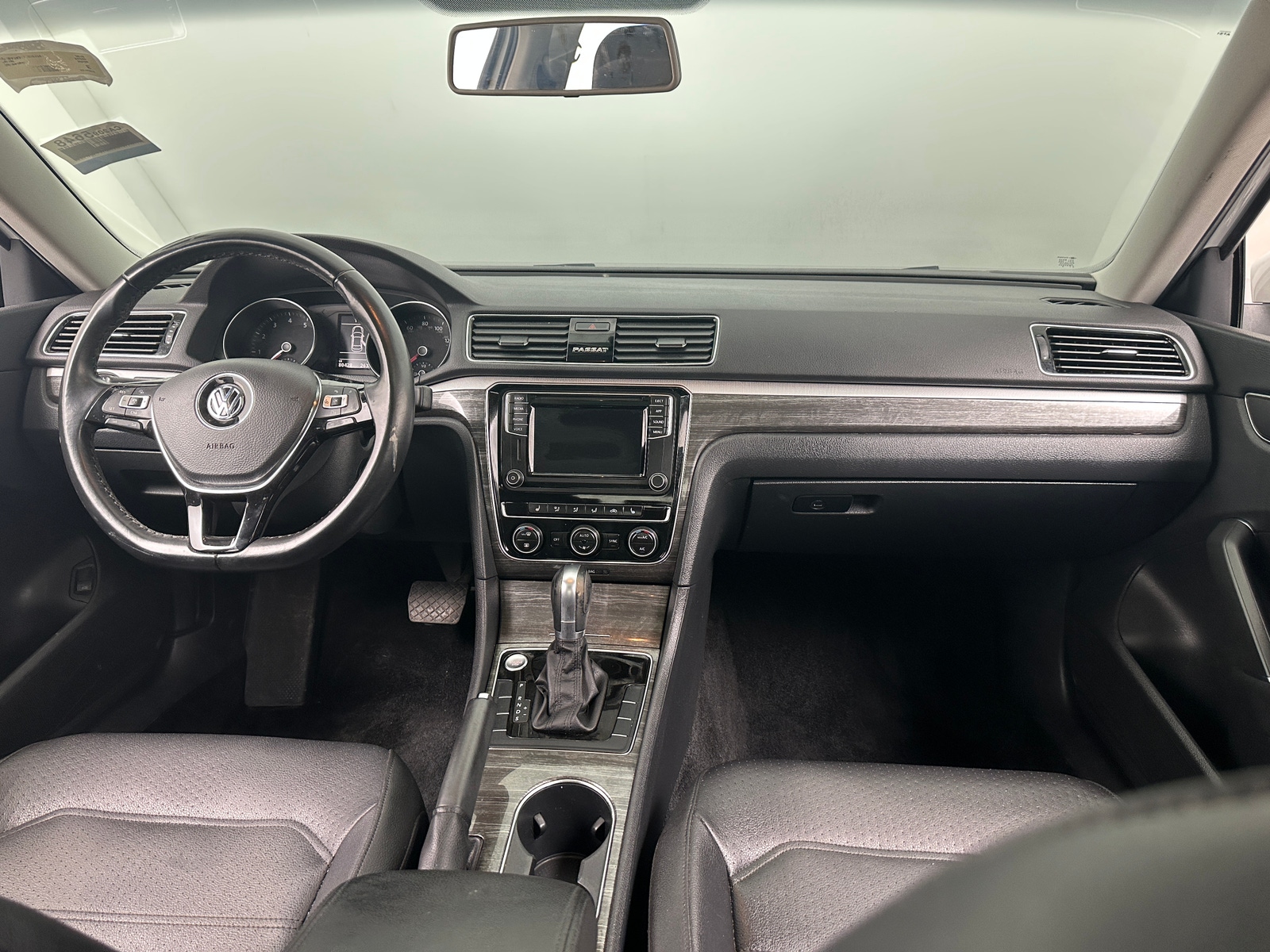 Thumbnail: 2018 Volkswagen Passat - 2