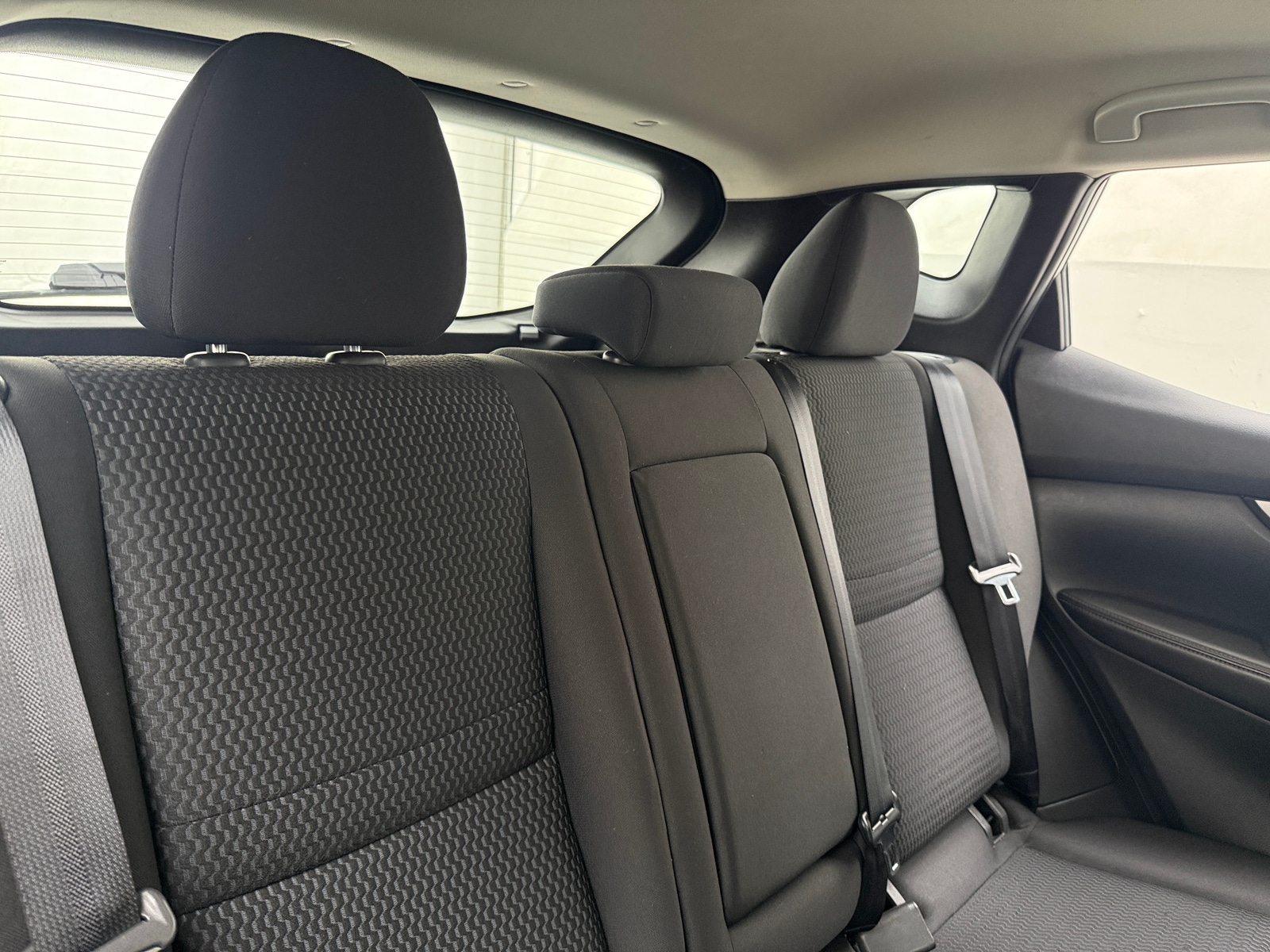 Thumbnail: 2018 Nissan Rogue Sport - 6