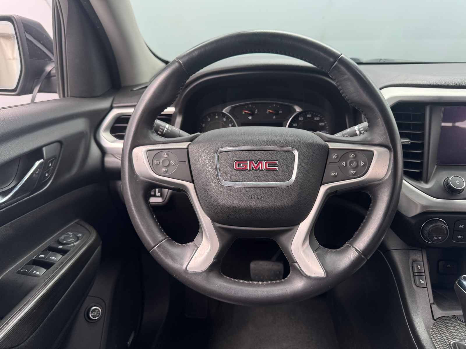 Thumbnail: 2017 GMC Acadia - 4