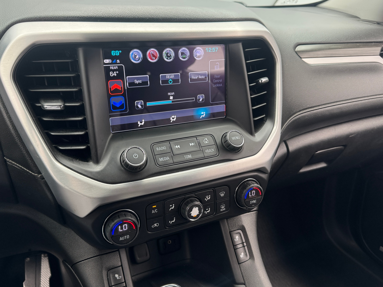 Thumbnail: 2017 GMC Acadia - 3