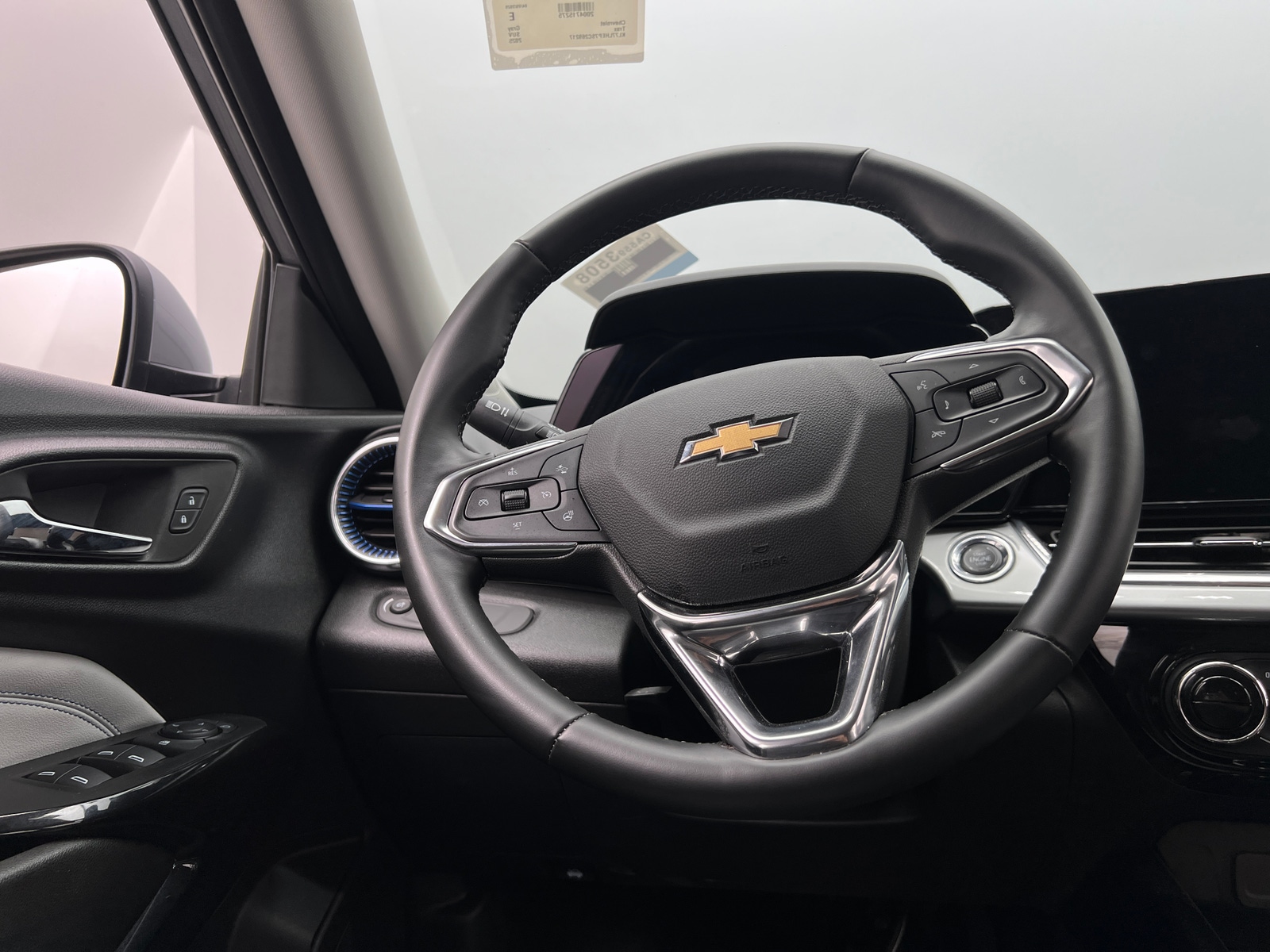 Thumbnail: 2025 Chevrolet Trax - 5