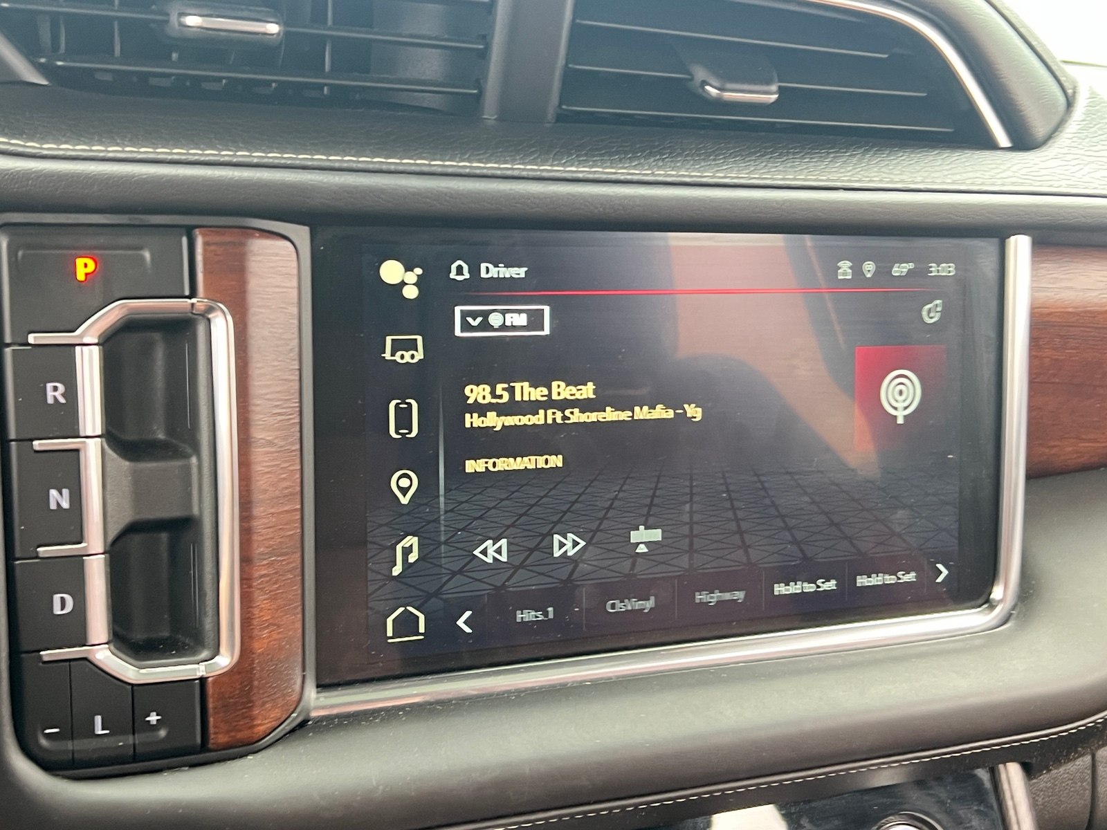 Thumbnail: 2023 GMC Yukon XL - 3