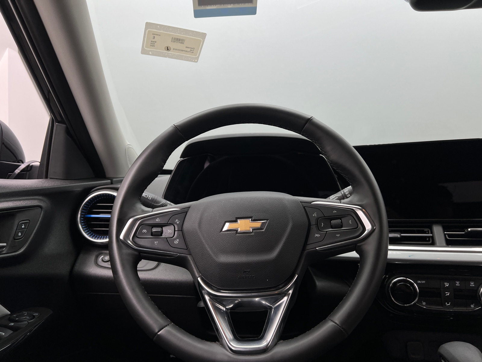 Thumbnail: 2025 Chevrolet Trax - 5