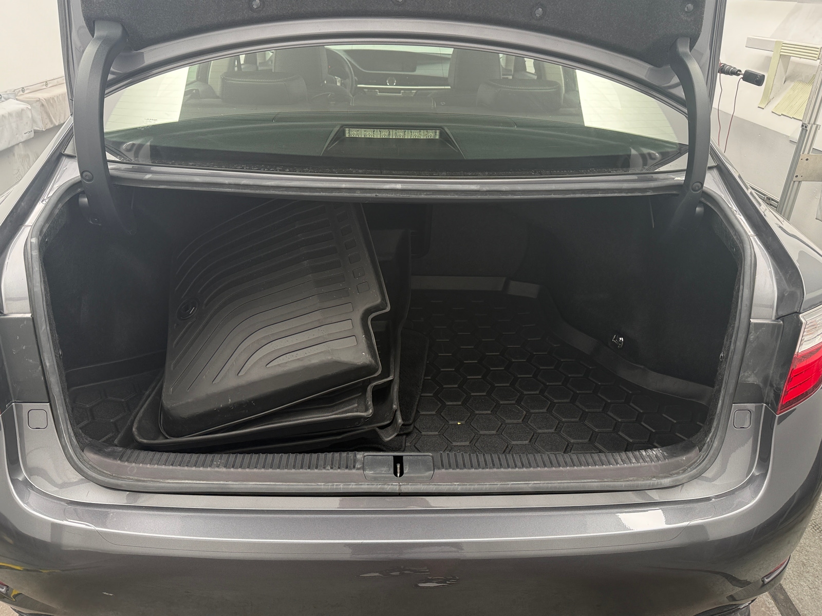 Thumbnail: 2014 Lexus ES - 6