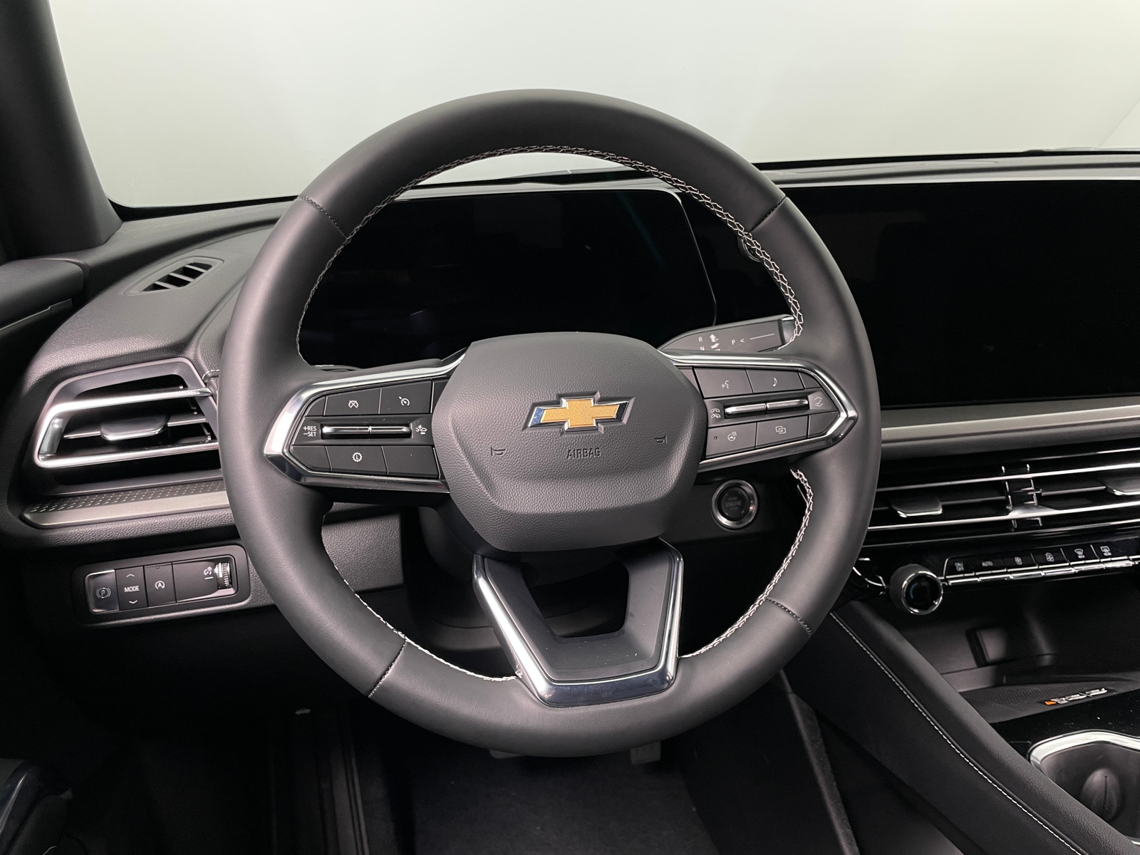 Thumbnail: 2026 Chevrolet Traverse - 5