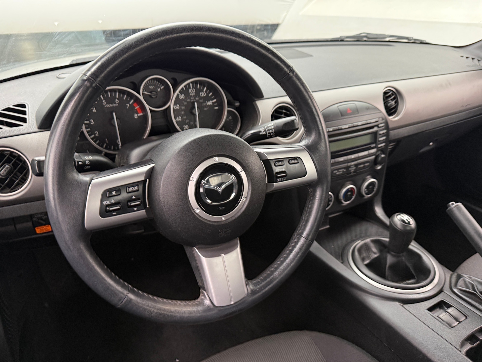 Thumbnail: 2011 Mazda MX-5 Miata - 5