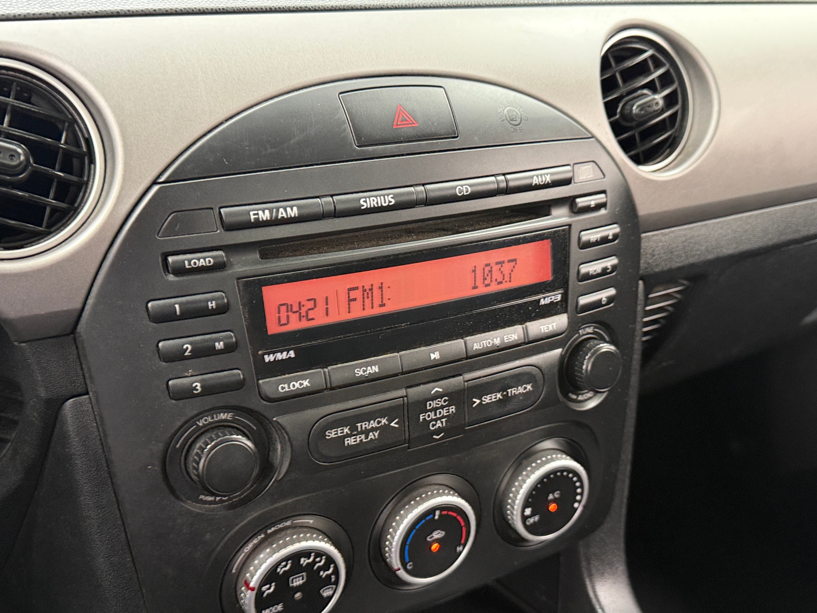 Thumbnail: 2011 Mazda MX-5 Miata - 4